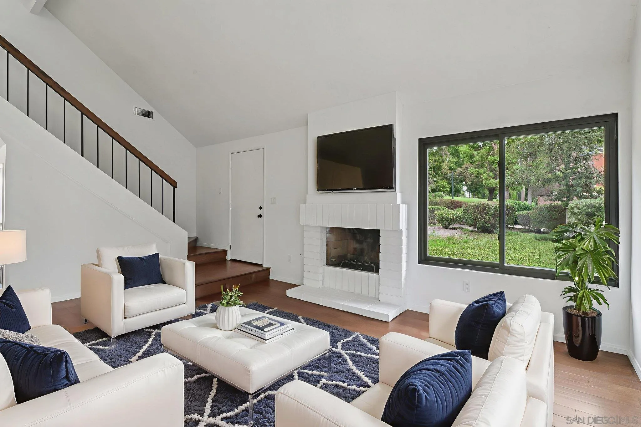 https://cdn.realtyfeed.com/cdn/127/250041913/63c60307d004c0c44097bd6cef834c89.webp