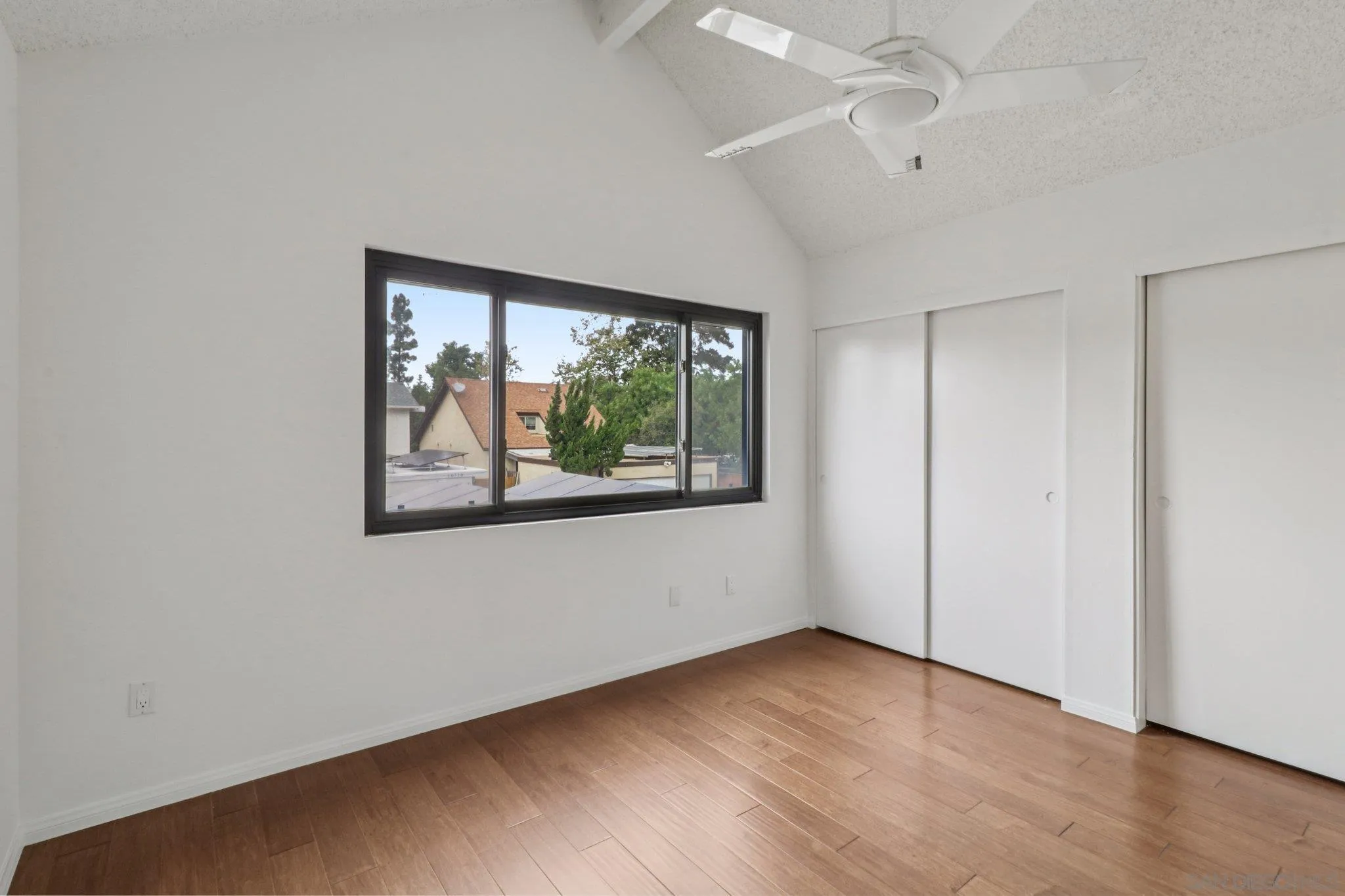 https://cdn.realtyfeed.com/cdn/127/250041913/c6c120c747a3b470c99b4f5e6ec1e54f.webp