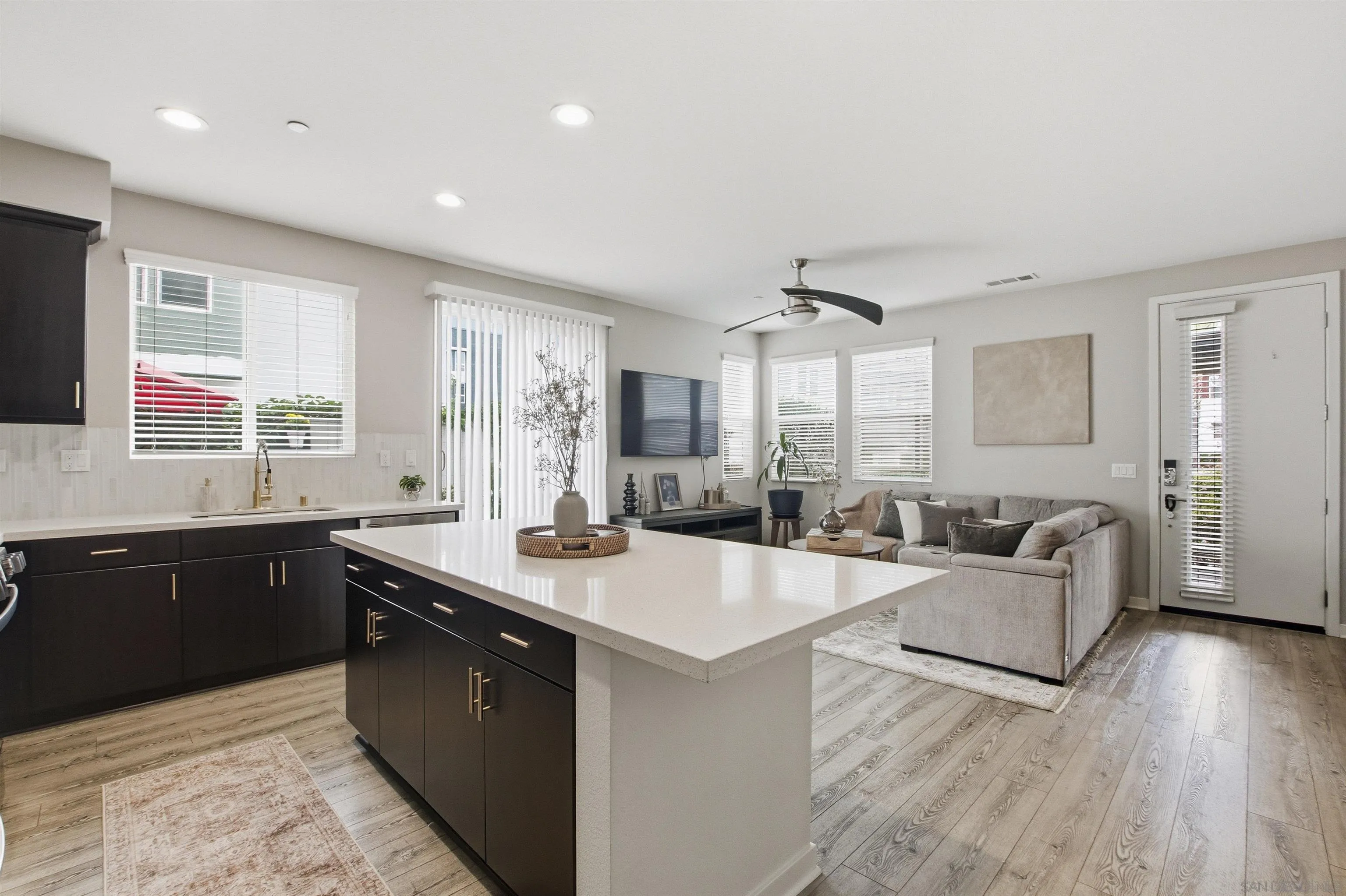 https://cdn.realtyfeed.com/cdn/127/250041915/26691e350d8aa6b46391f2306453277d.webp