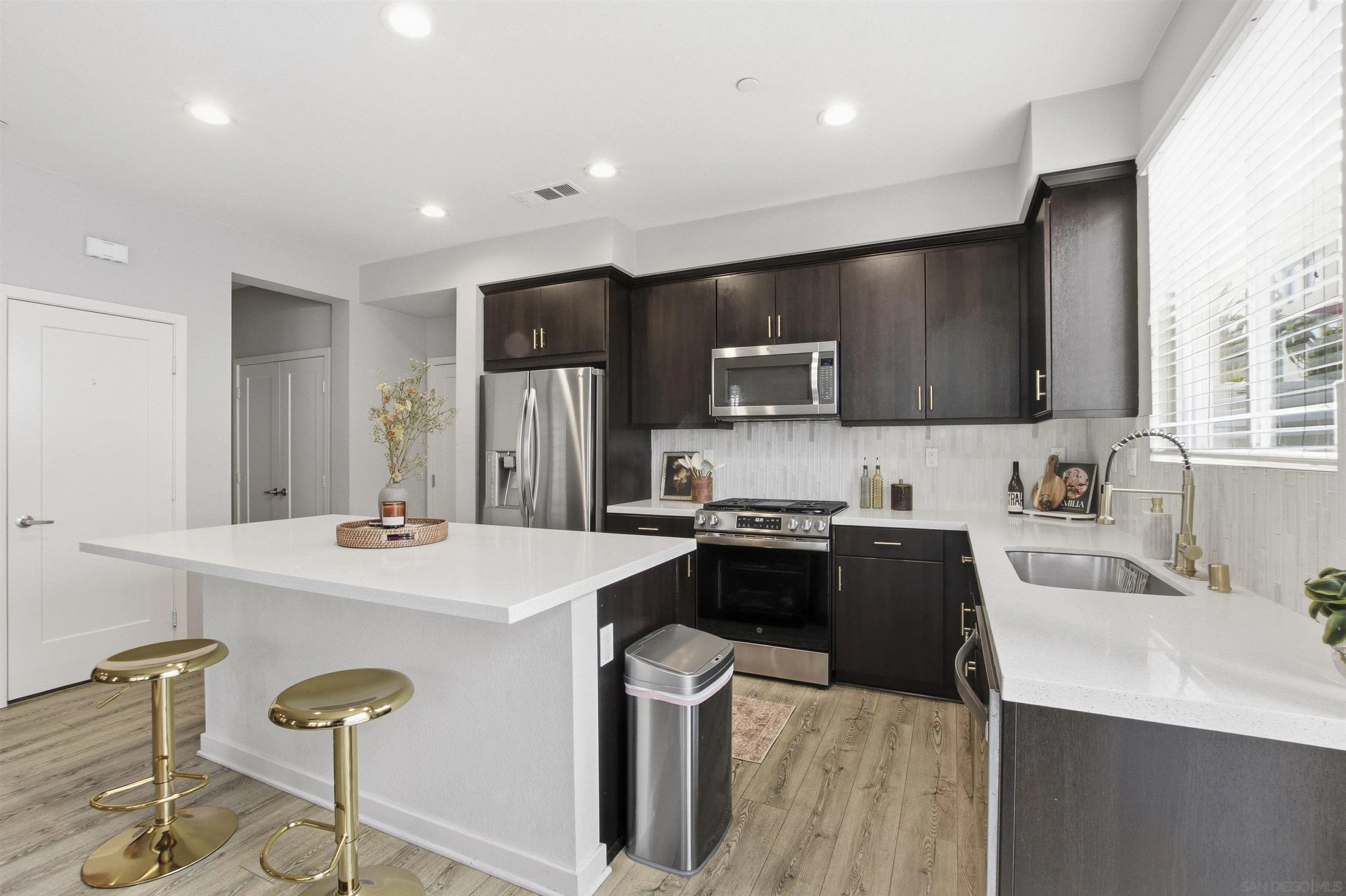 Photo #6: 250041915 Listing 