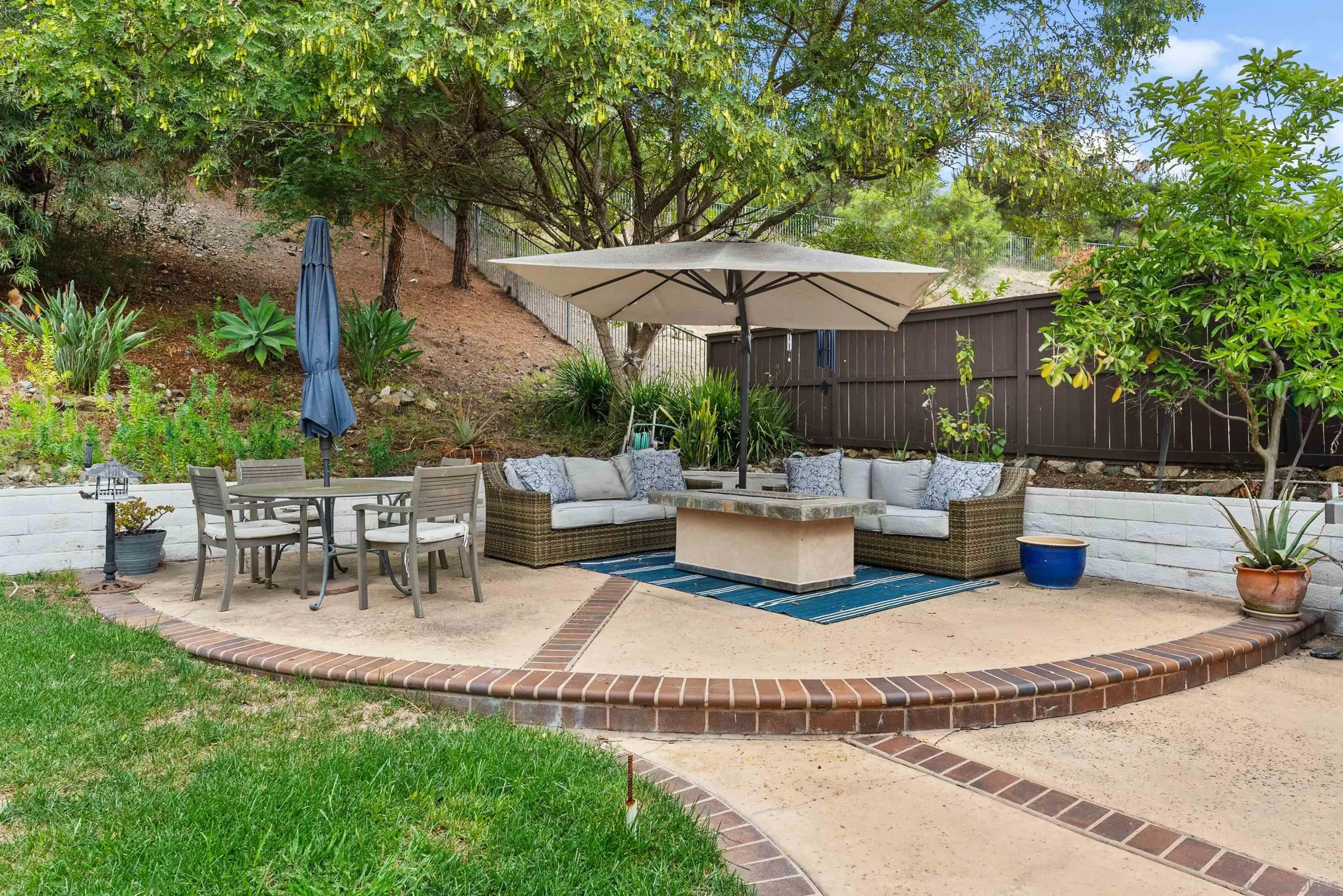 https://cdn.realtyfeed.com/cdn/127/250041918/2aabf981de7c7a81d92eef737126d0dc.webp