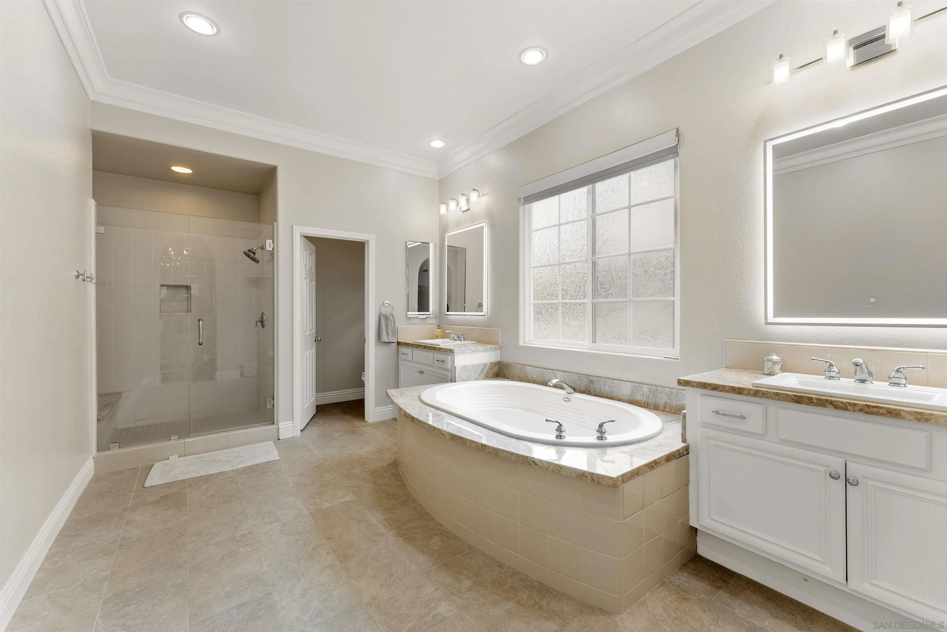 https://cdn.realtyfeed.com/cdn/127/250041918/7e29f3454d42dbcbe99bd6f700c62ed9.webp