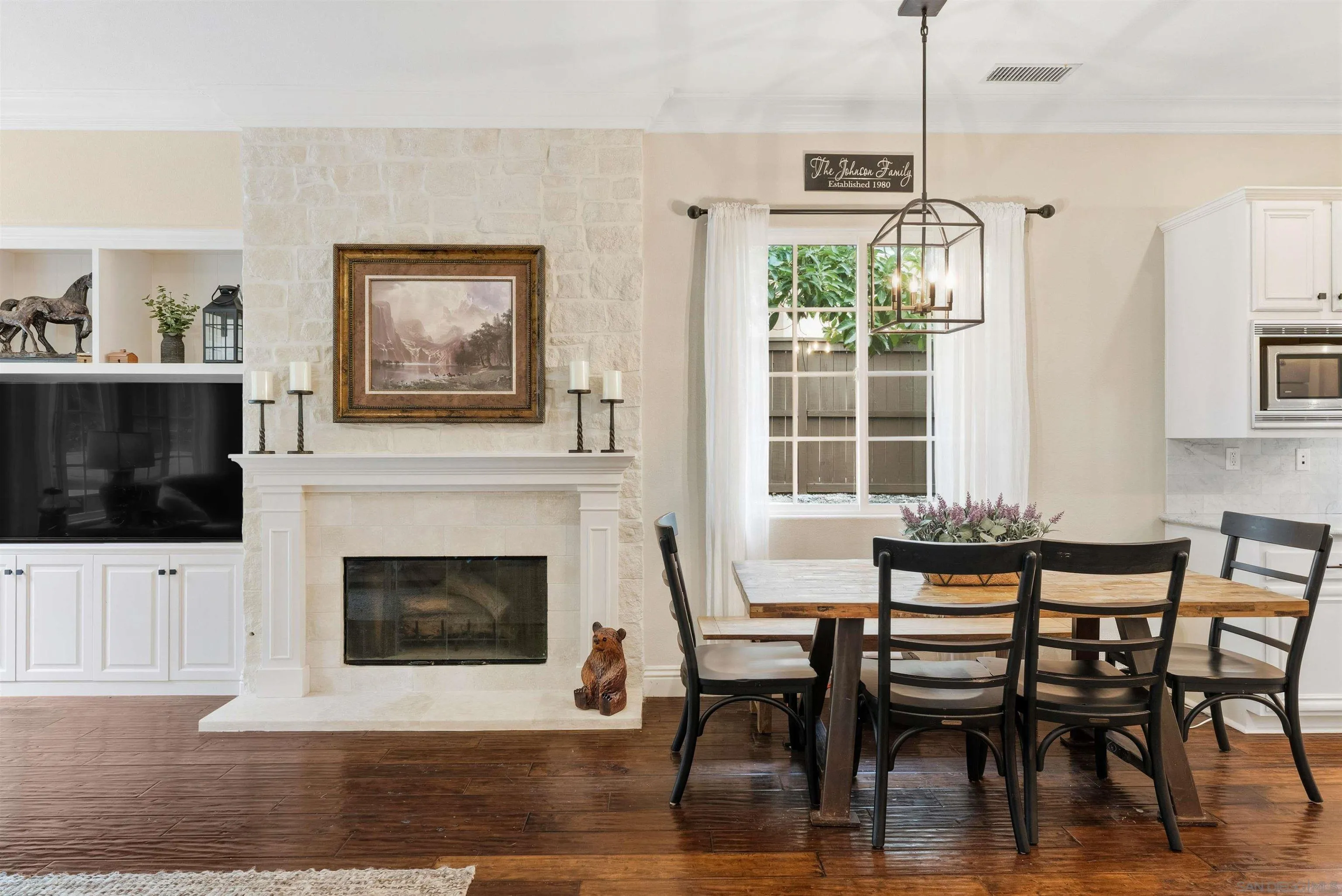 https://cdn.realtyfeed.com/cdn/127/250041918/8e00429b8bbeb167d7b25b87a11cf51c.webp