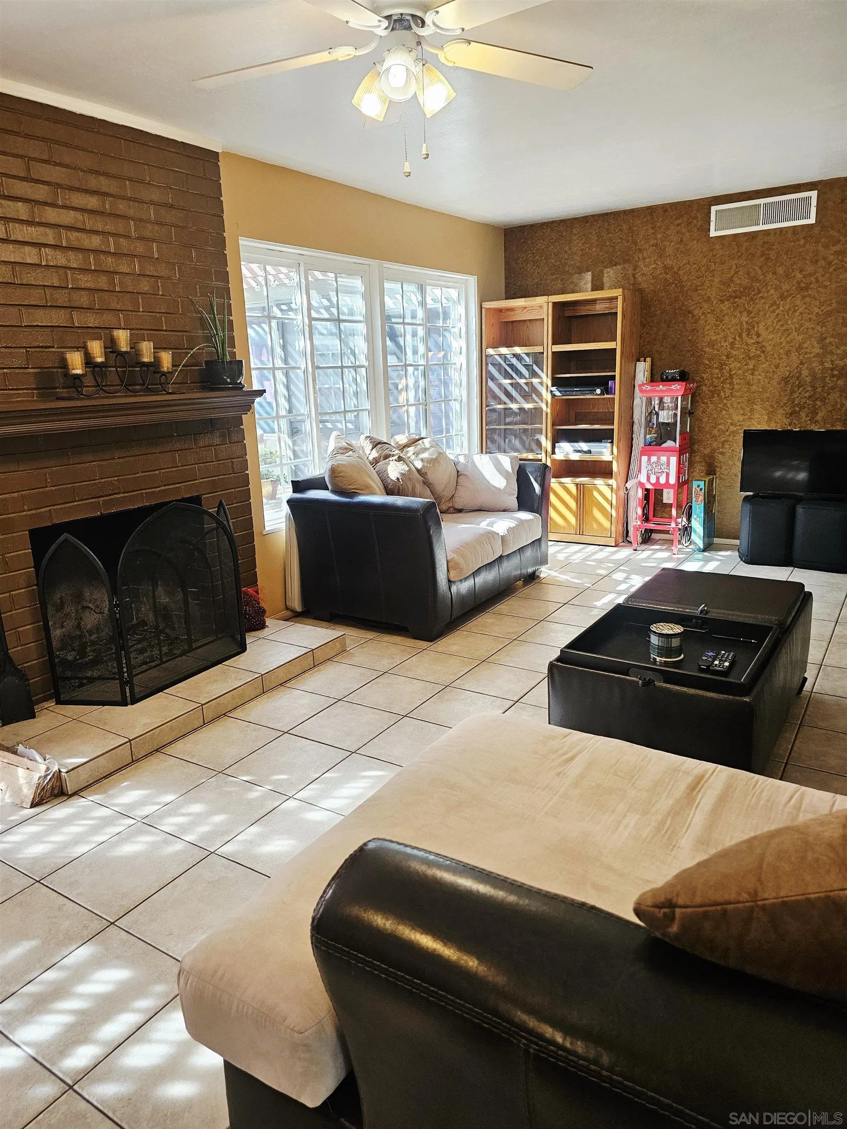 https://cdn.realtyfeed.com/cdn/127/250041919/aeed77c36318c88b870fdaa6ea049091.webp