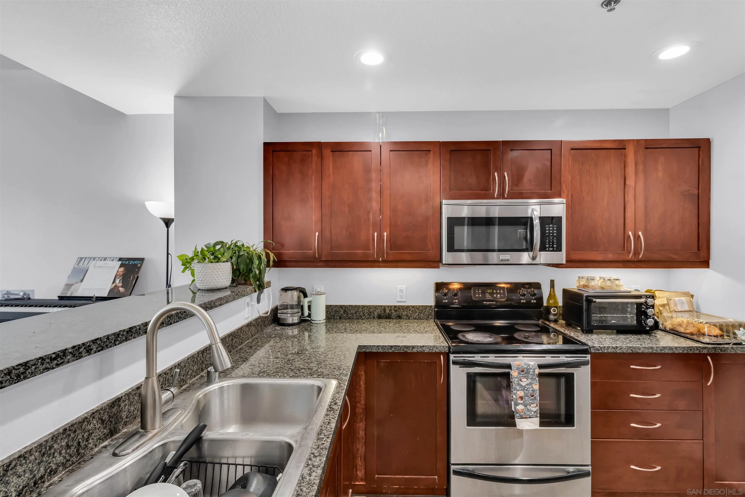 Photo #11: 250041920 Listing: Photo #11