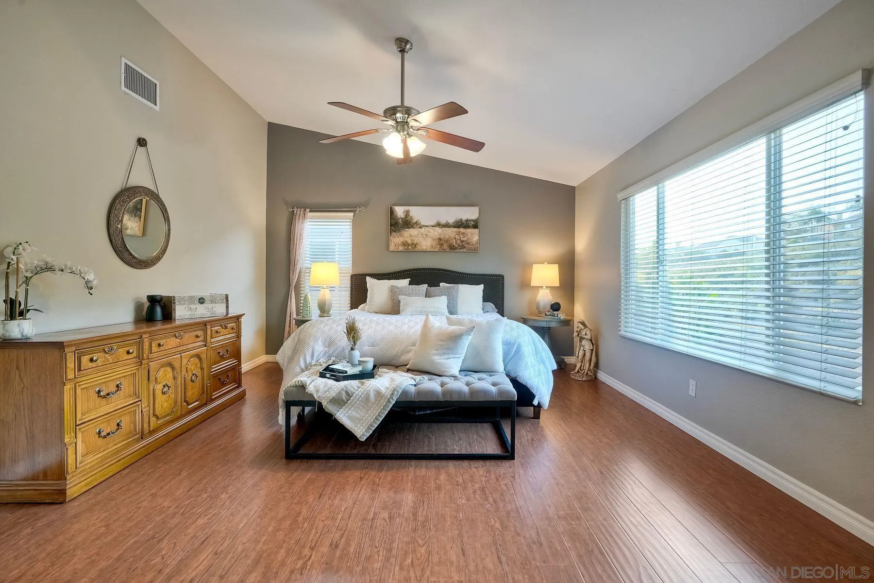 https://cdn.realtyfeed.com/cdn/127/250041922/00d420cb5282f9edf12170b55b5fa4ee.webp