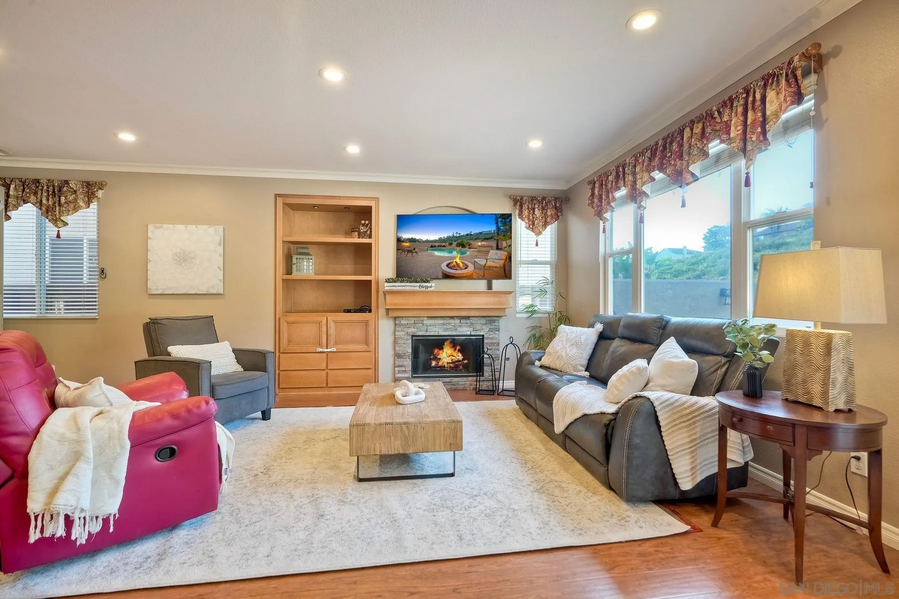 https://cdn.realtyfeed.com/cdn/127/250041922/cd38546c21d2fd8beb0caef1da23c7af.webp