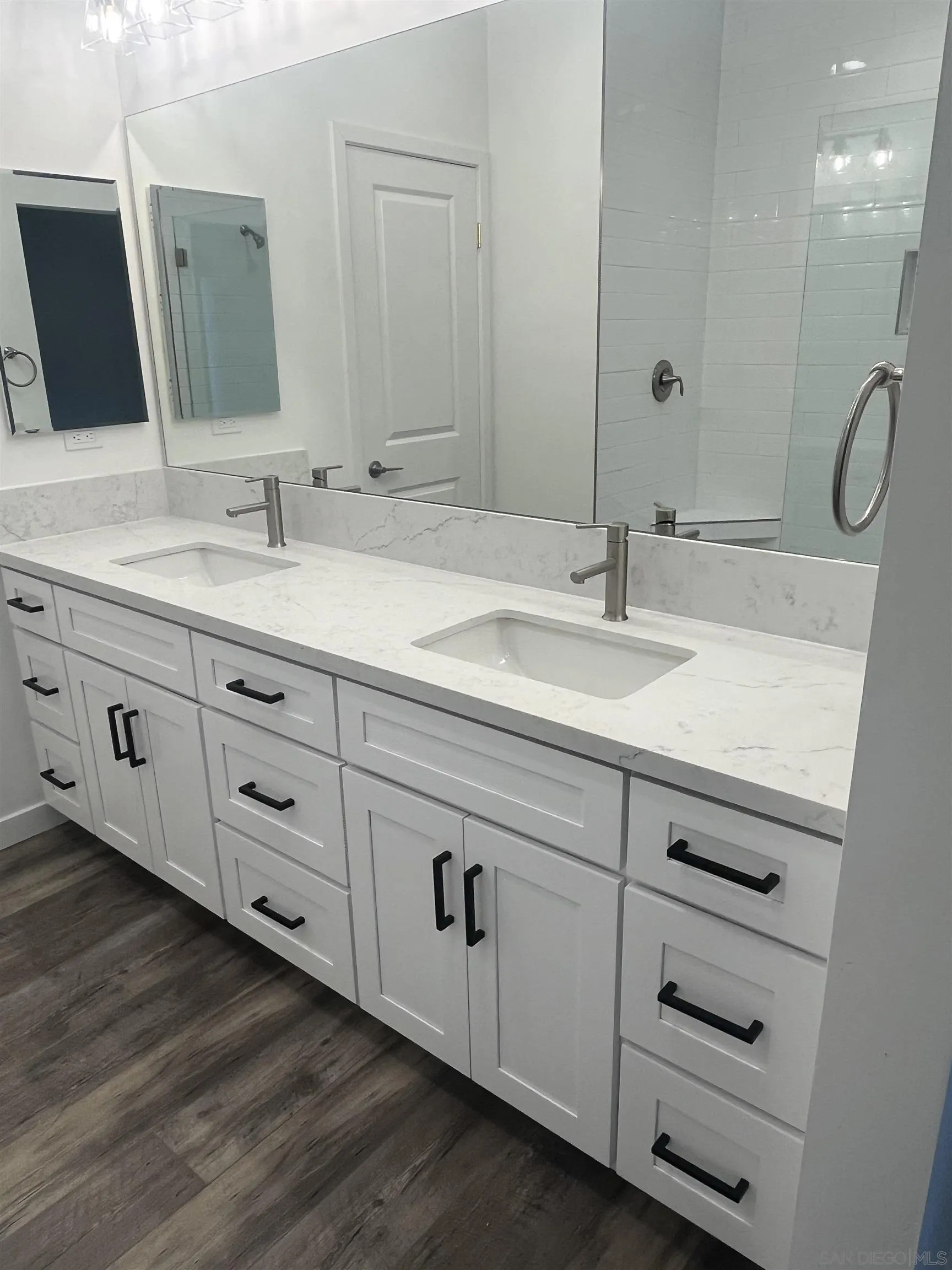 https://cdn.realtyfeed.com/cdn/127/250041923/d9e0a069e41f9943f890ceac34fd93a9.webp