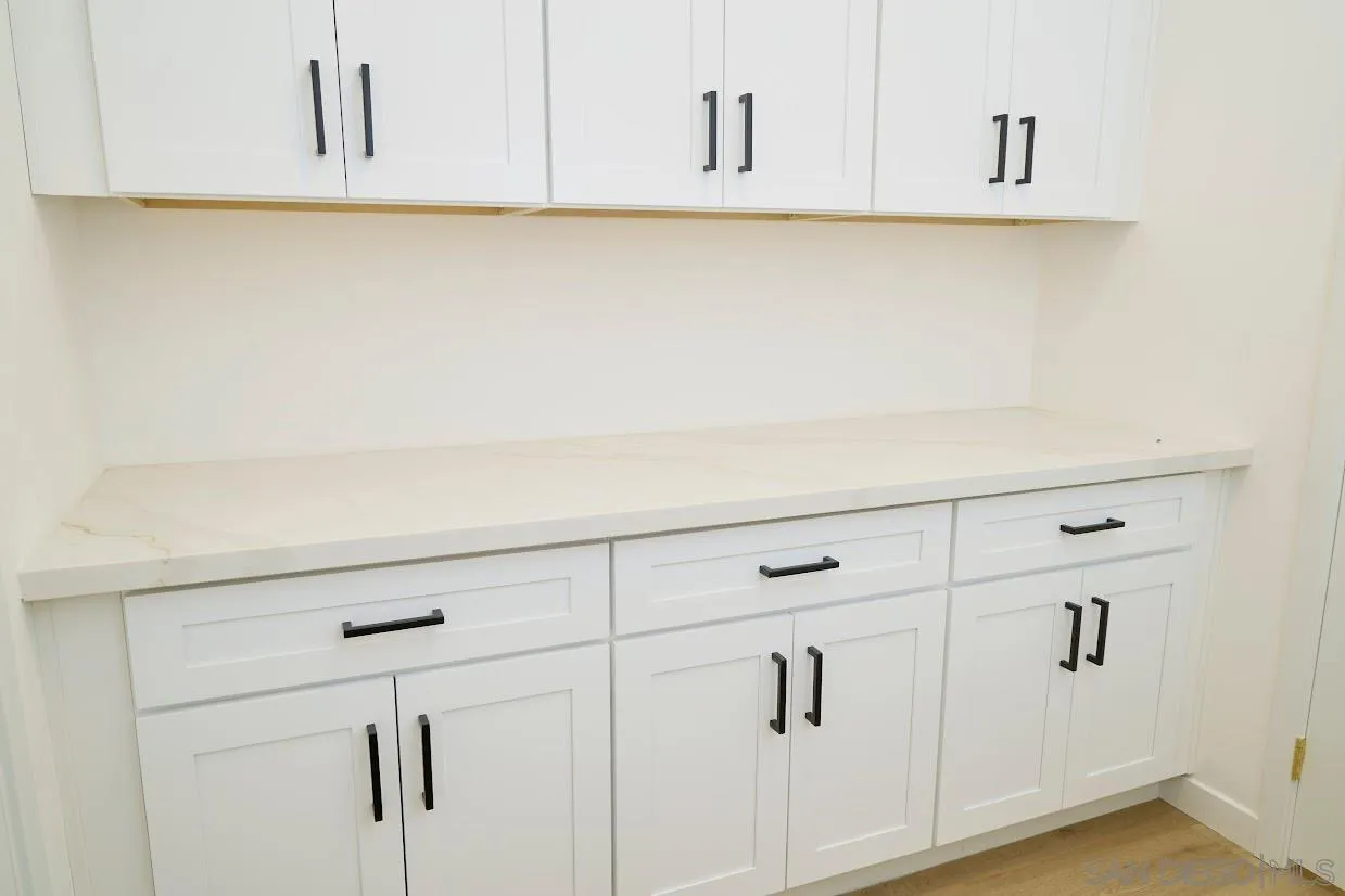 https://cdn.realtyfeed.com/cdn/127/250041923/da4fd5c5a6ed70f1d2c32c80bde222bd.webp