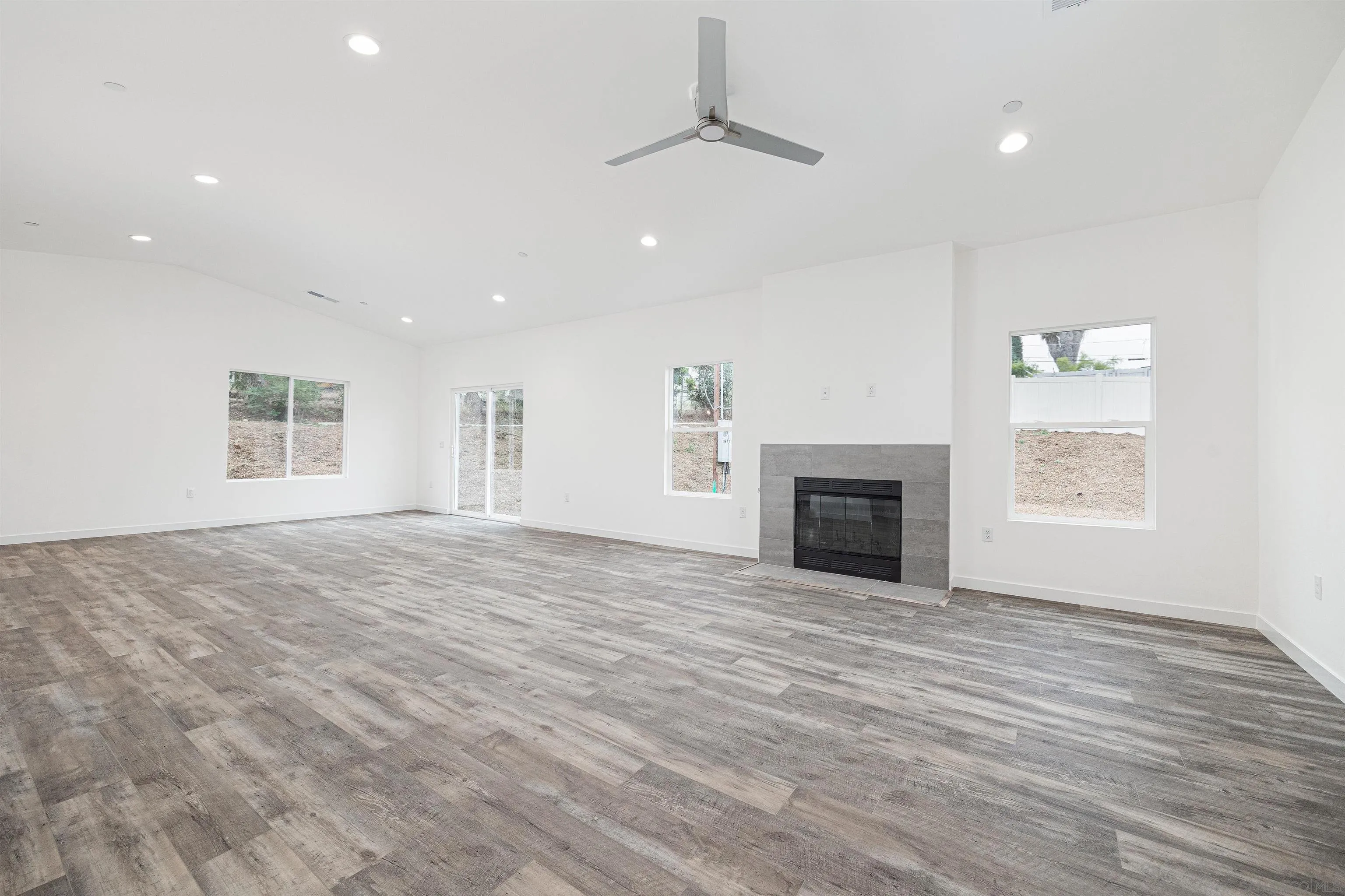 https://cdn.realtyfeed.com/cdn/127/250041923/e90690336173f71e08e2a20a7d1b4b45.webp