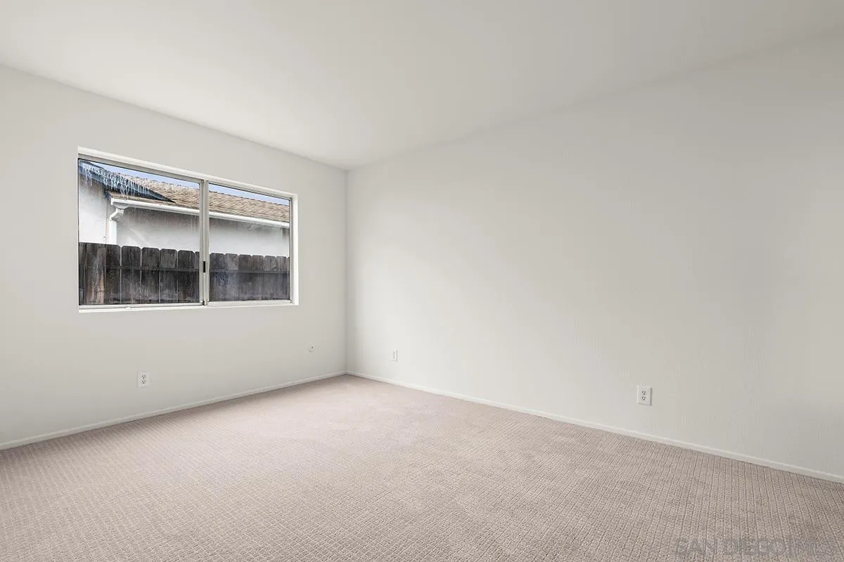 https://cdn.realtyfeed.com/cdn/127/250041925/68557f65a820d966fdba03072fce94eb.webp
