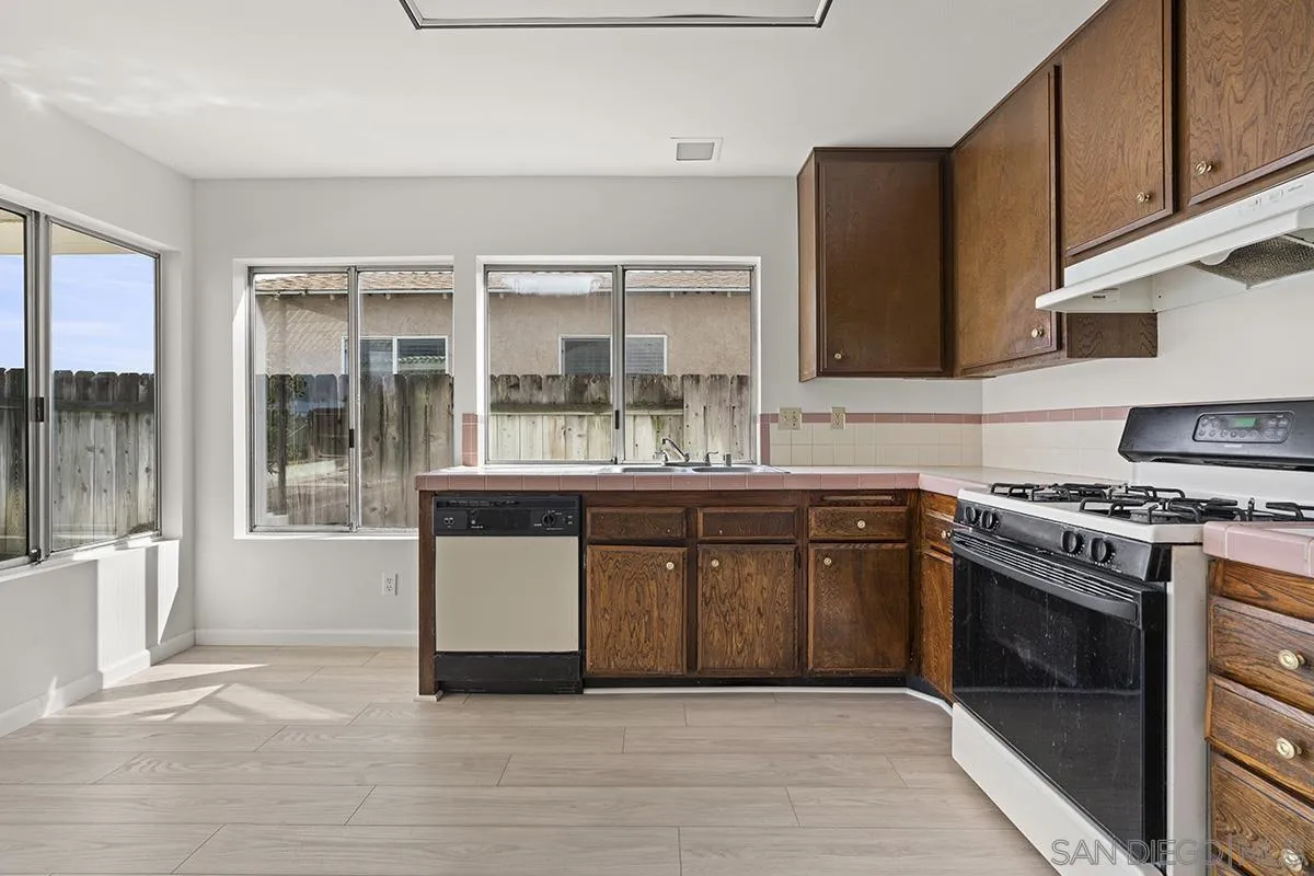 https://cdn.realtyfeed.com/cdn/127/250041925/79c9ce3ccb46edb4124c6450e0044e01.webp