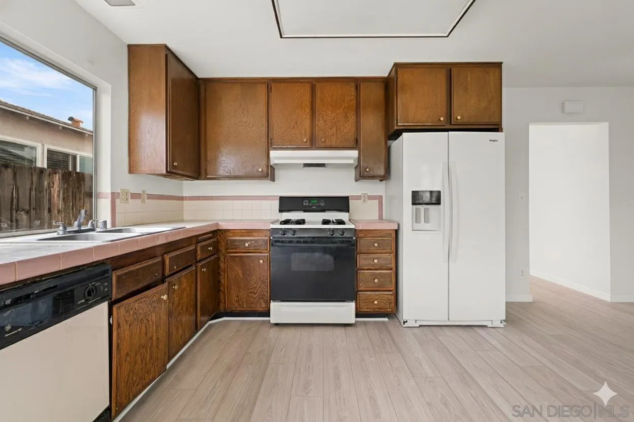 https://cdn.realtyfeed.com/cdn/127/250041925/acb870036e610d3c9fd4b60f7a5c7c5e.webp