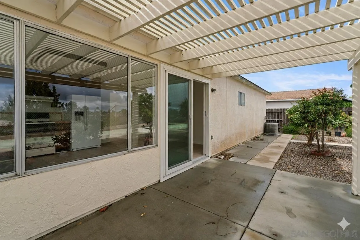 https://cdn.realtyfeed.com/cdn/127/250041925/e61c33eed9a4e4ce59d01c80b7802d74.webp