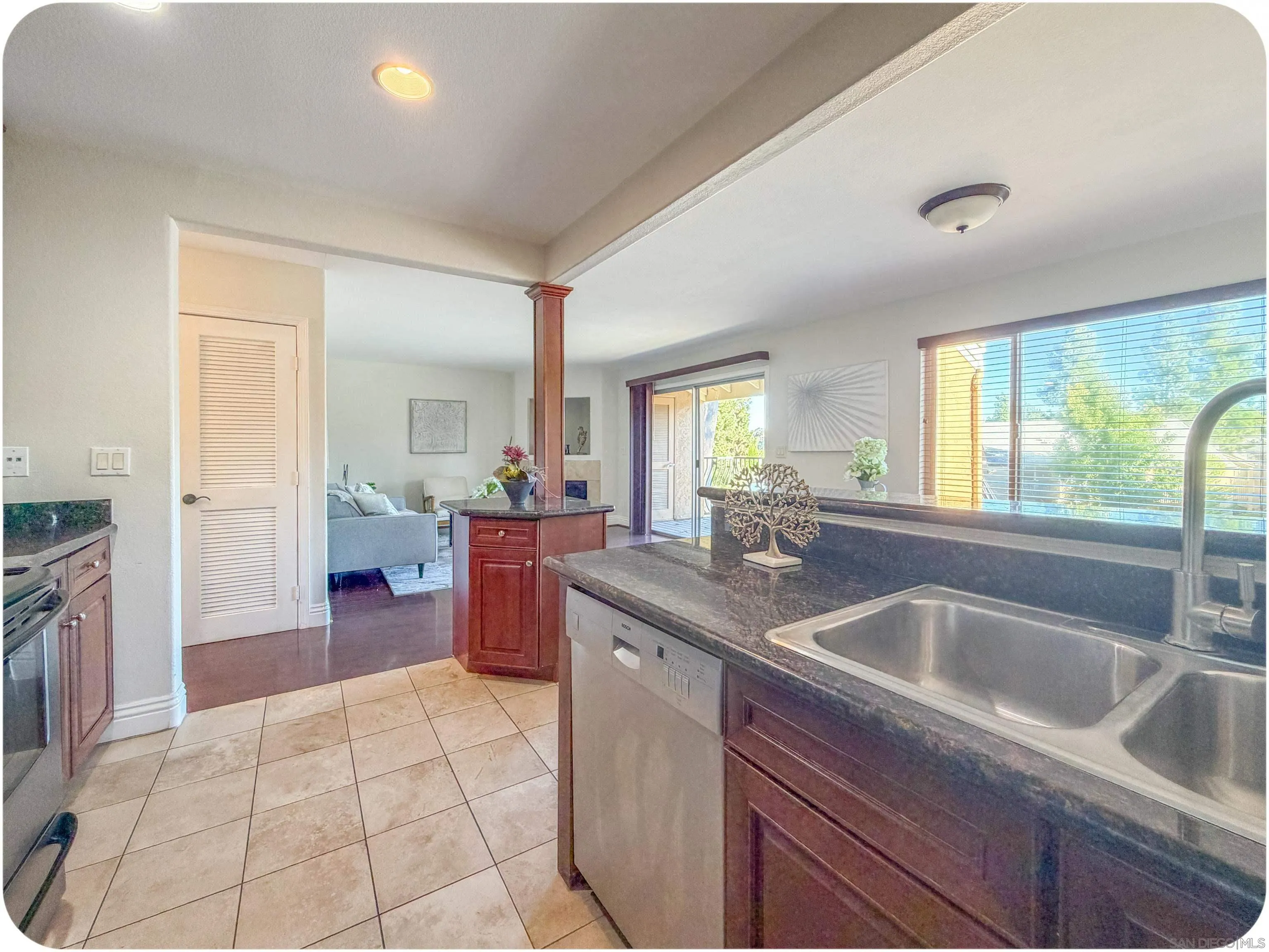 https://cdn.realtyfeed.com/cdn/127/250041938/78f08a058c562684f96bf342f79d691c.webp