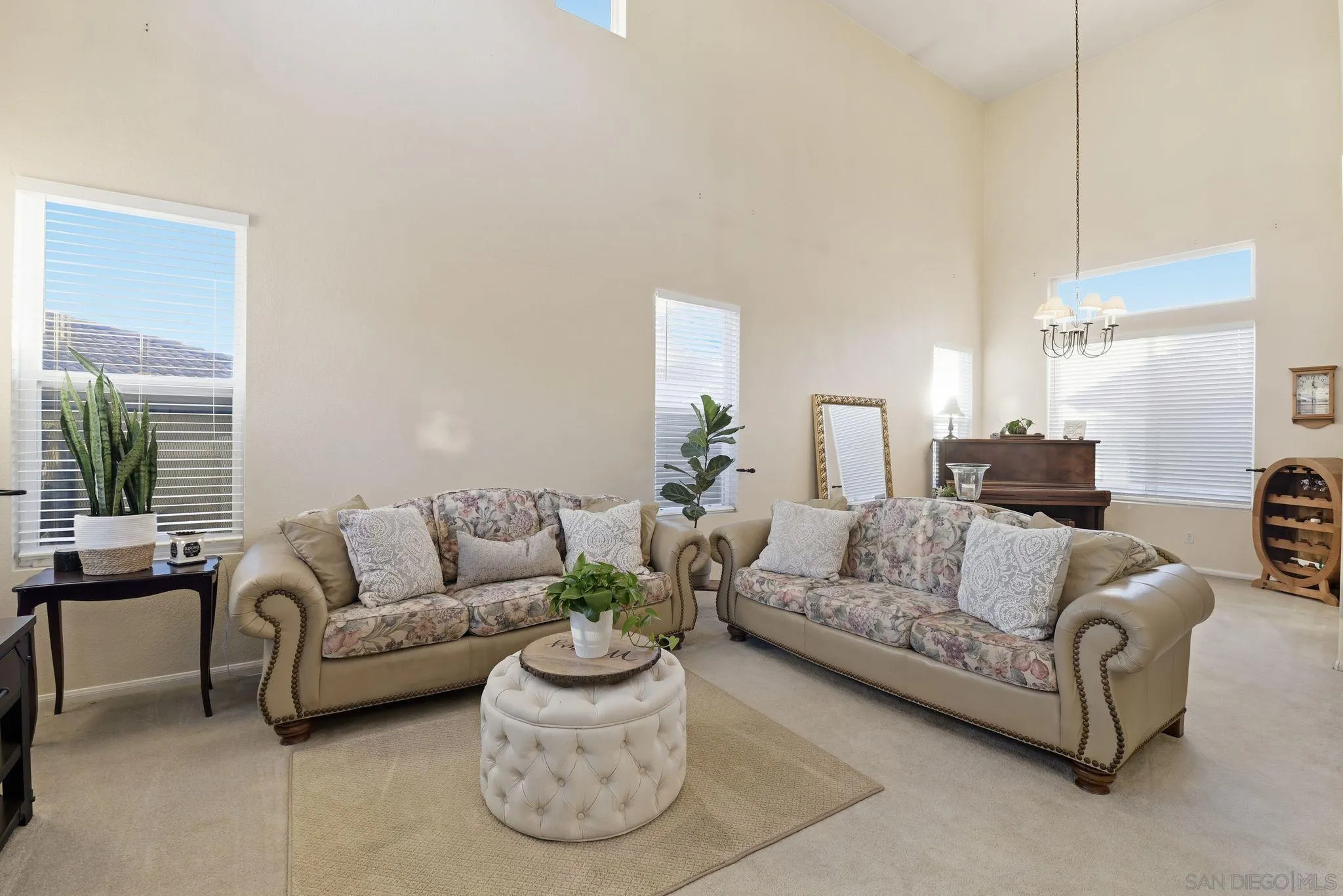 https://cdn.realtyfeed.com/cdn/127/250041949/41e55d0ddca4bf625db23fc476712c2d.webp