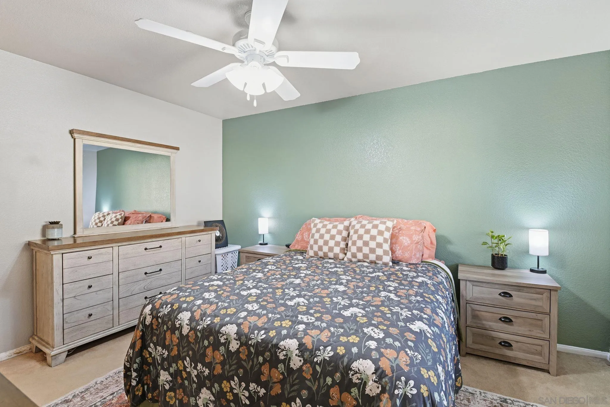 https://cdn.realtyfeed.com/cdn/127/250041949/44f064d81f53d628bc00b39a4cd952b0.webp
