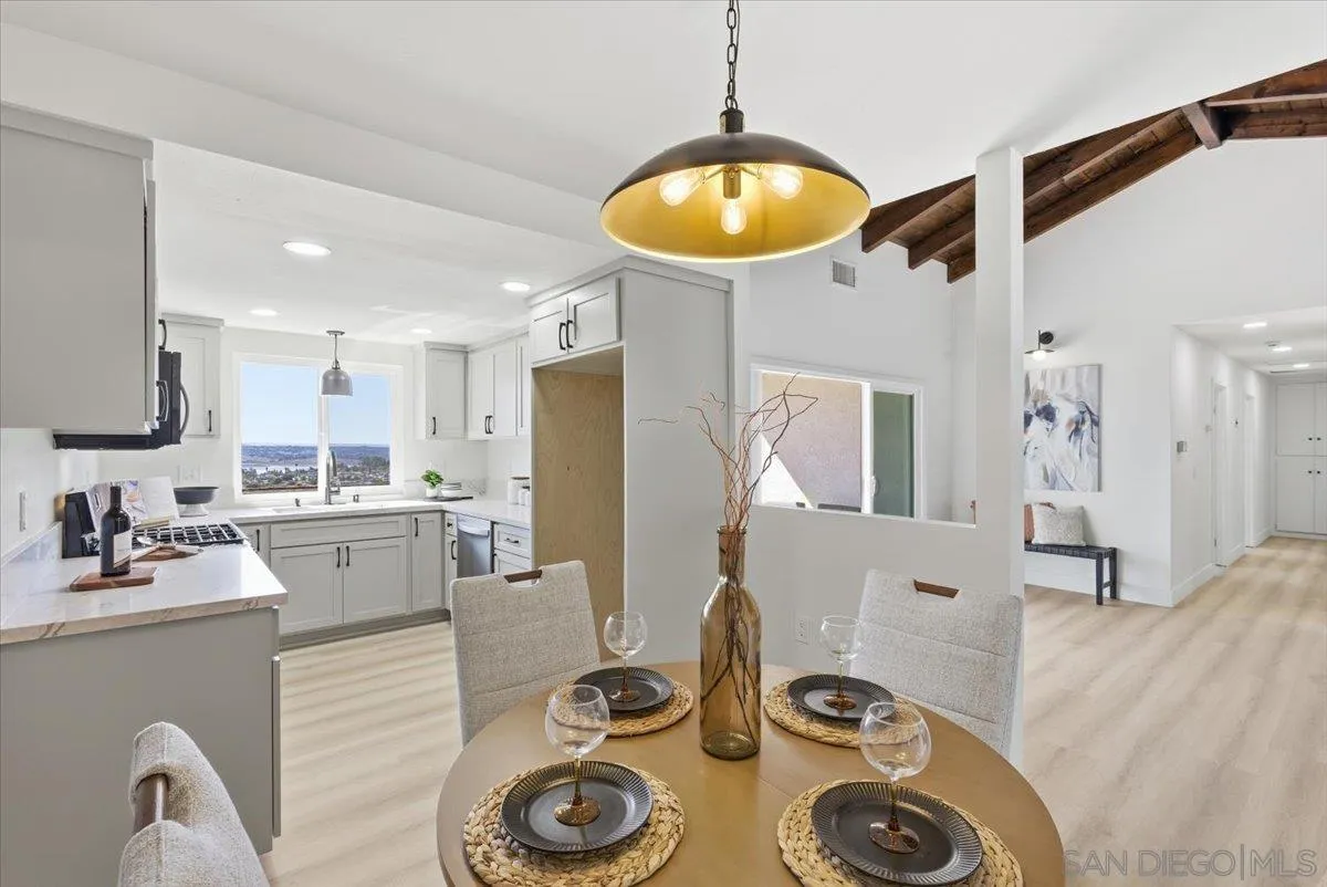 https://cdn.realtyfeed.com/cdn/127/250041954/0fa5698654cd002eba86ea64a7ee6f2d.webp