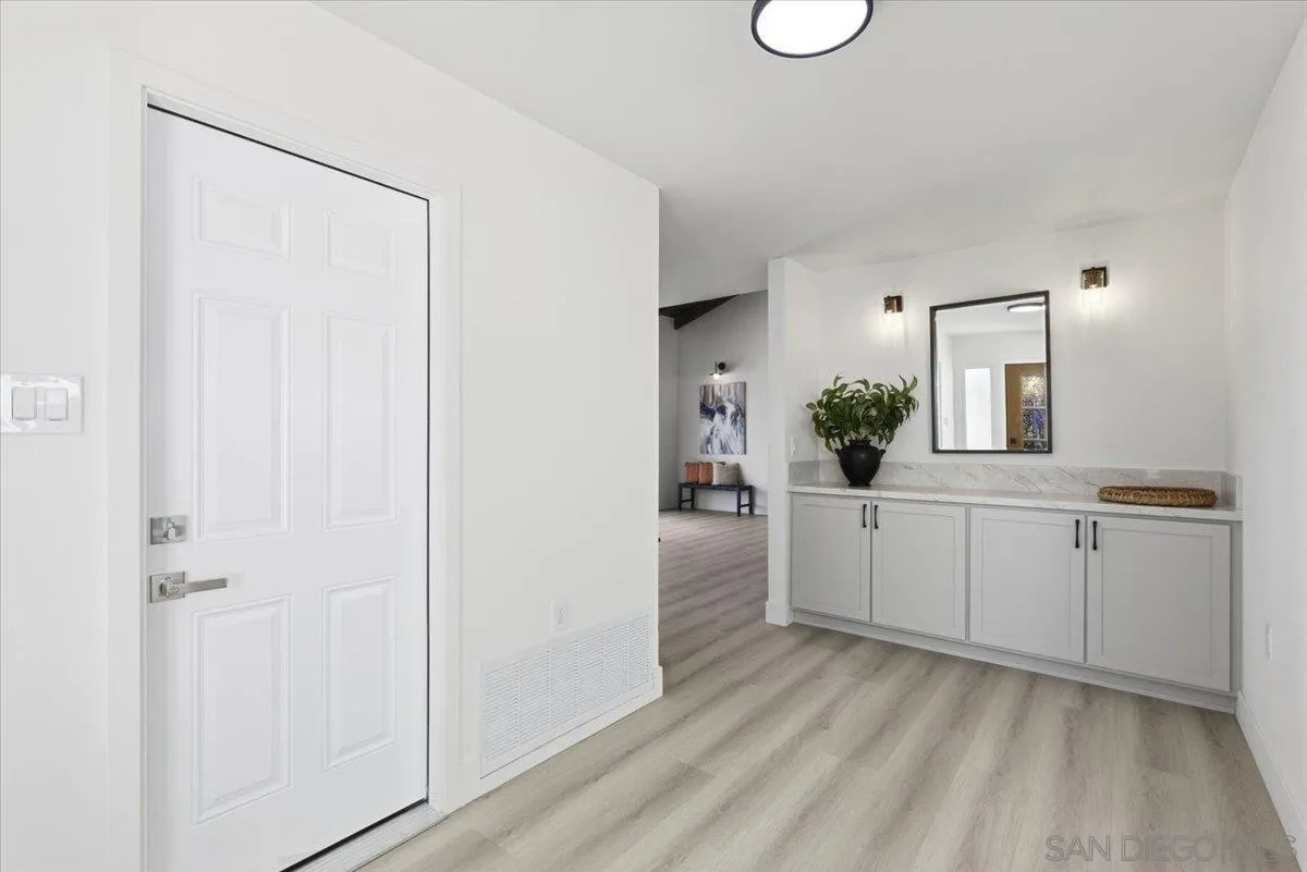 https://cdn.realtyfeed.com/cdn/127/250041954/18a309940c33cfd6e09dd98e0ded13a2.webp