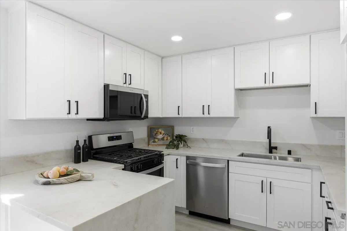 https://cdn.realtyfeed.com/cdn/127/250041955/2a5c3dae9b4a3915b4e79f469a2032f9.webp