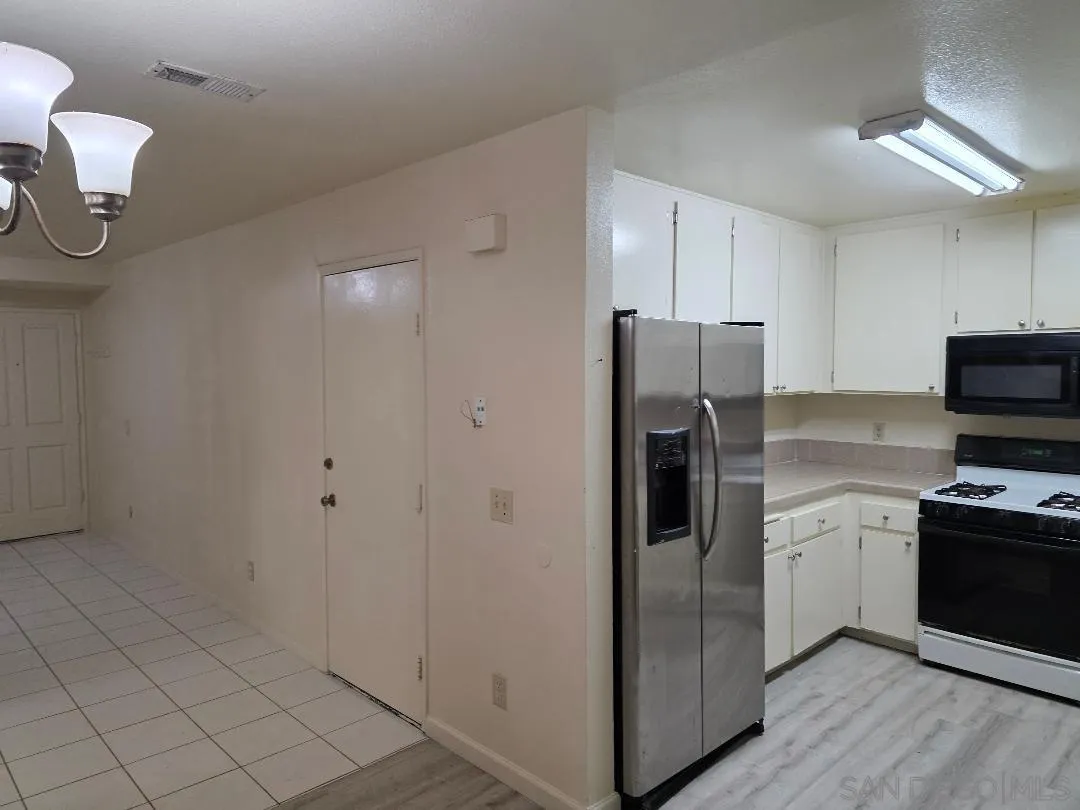 https://cdn.realtyfeed.com/cdn/127/250041957/5f5af4d11661b363c39010bd778d7b12.webp