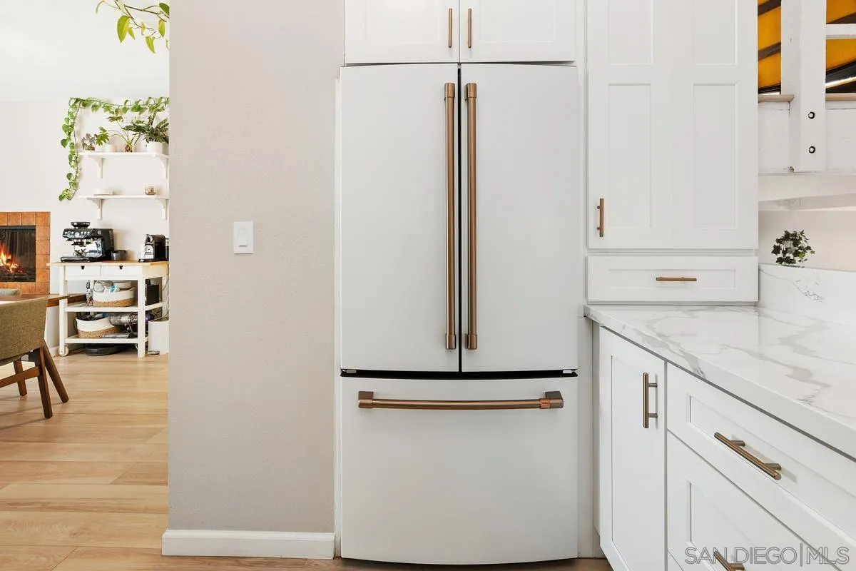 https://cdn.realtyfeed.com/cdn/127/250041958/133b6281979b45f592032a5377bdde4e.webp