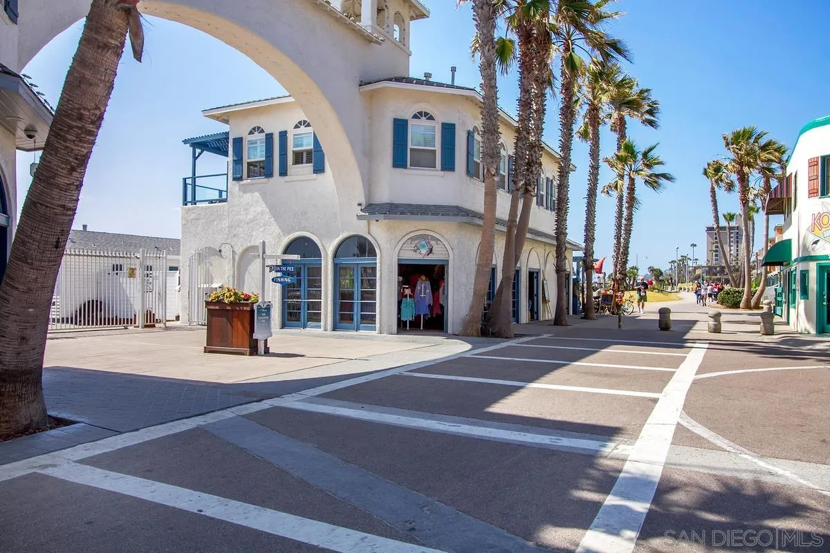 https://cdn.realtyfeed.com/cdn/127/250041958/90a922267f7f1e5f4165d3ffa46cad2b.webp