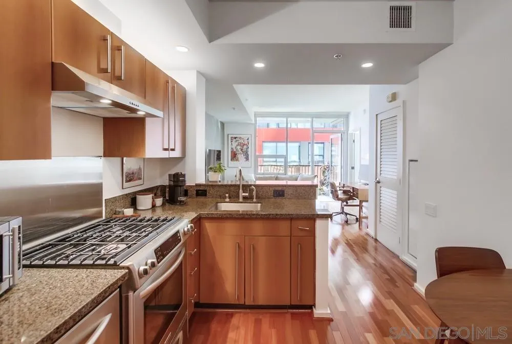 Photo #2: 250041967 Listing 