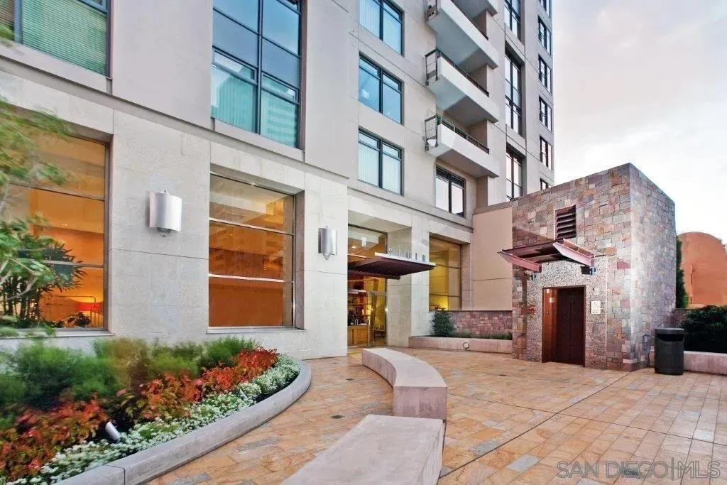 https://cdn.realtyfeed.com/cdn/127/250041969/18ffeb1bb5cfbb1c27efbb43d1d75b85.webp