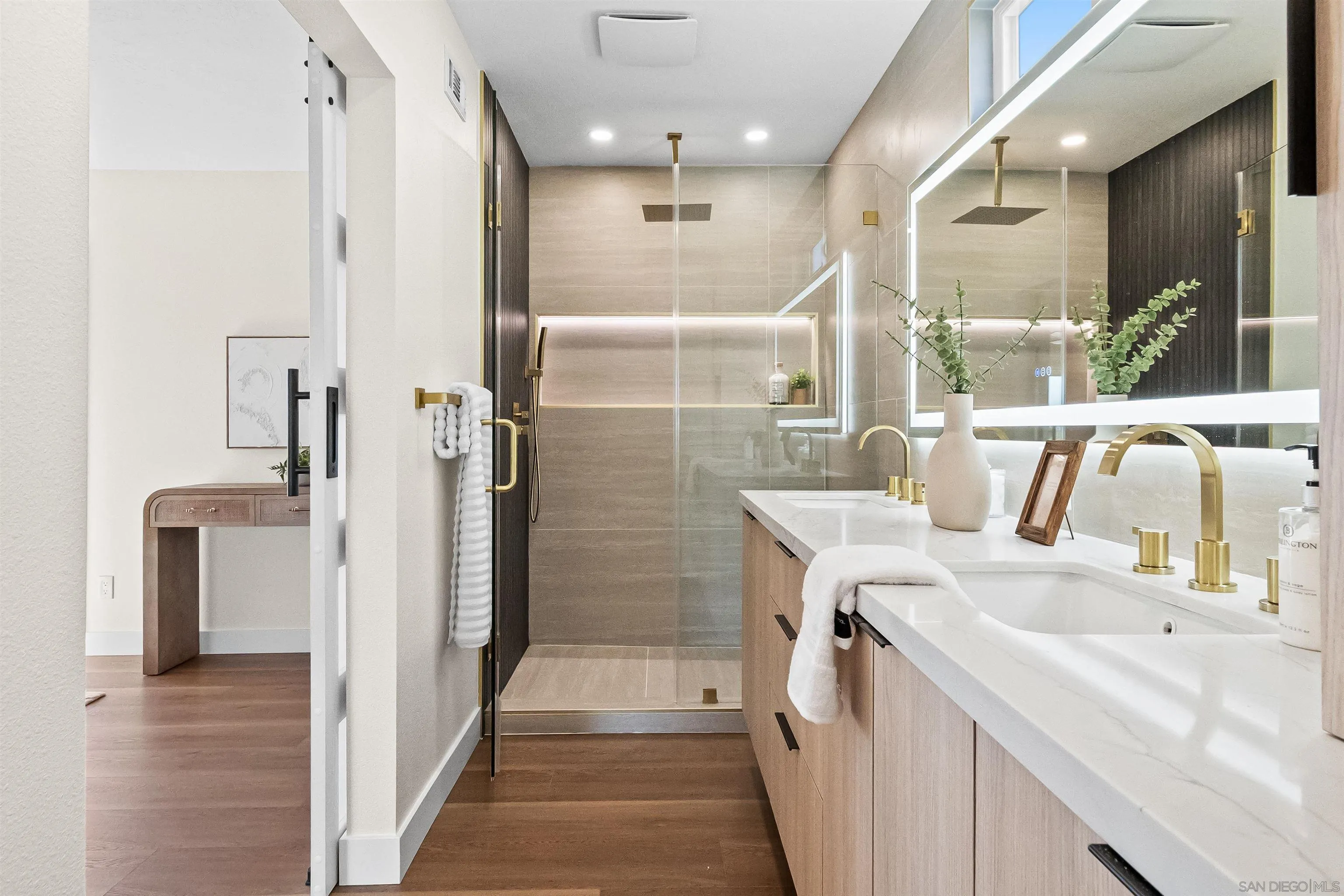 https://cdn.realtyfeed.com/cdn/127/250041971/05d15d3bd458d3f0579b5ab0b10f9230.webp