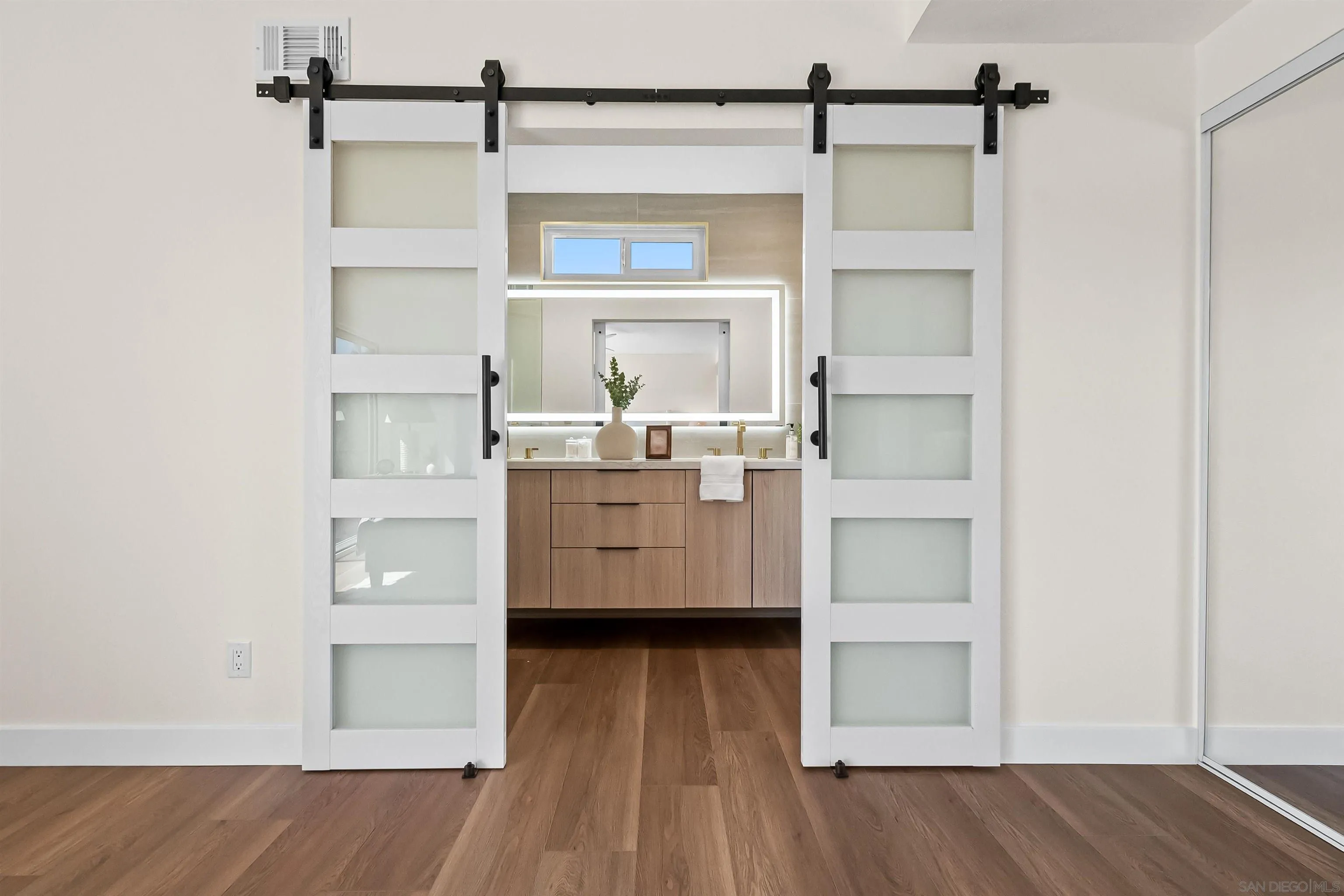 https://cdn.realtyfeed.com/cdn/127/250041971/38f14657713692ad973d0a3f0dc3f49b.webp
