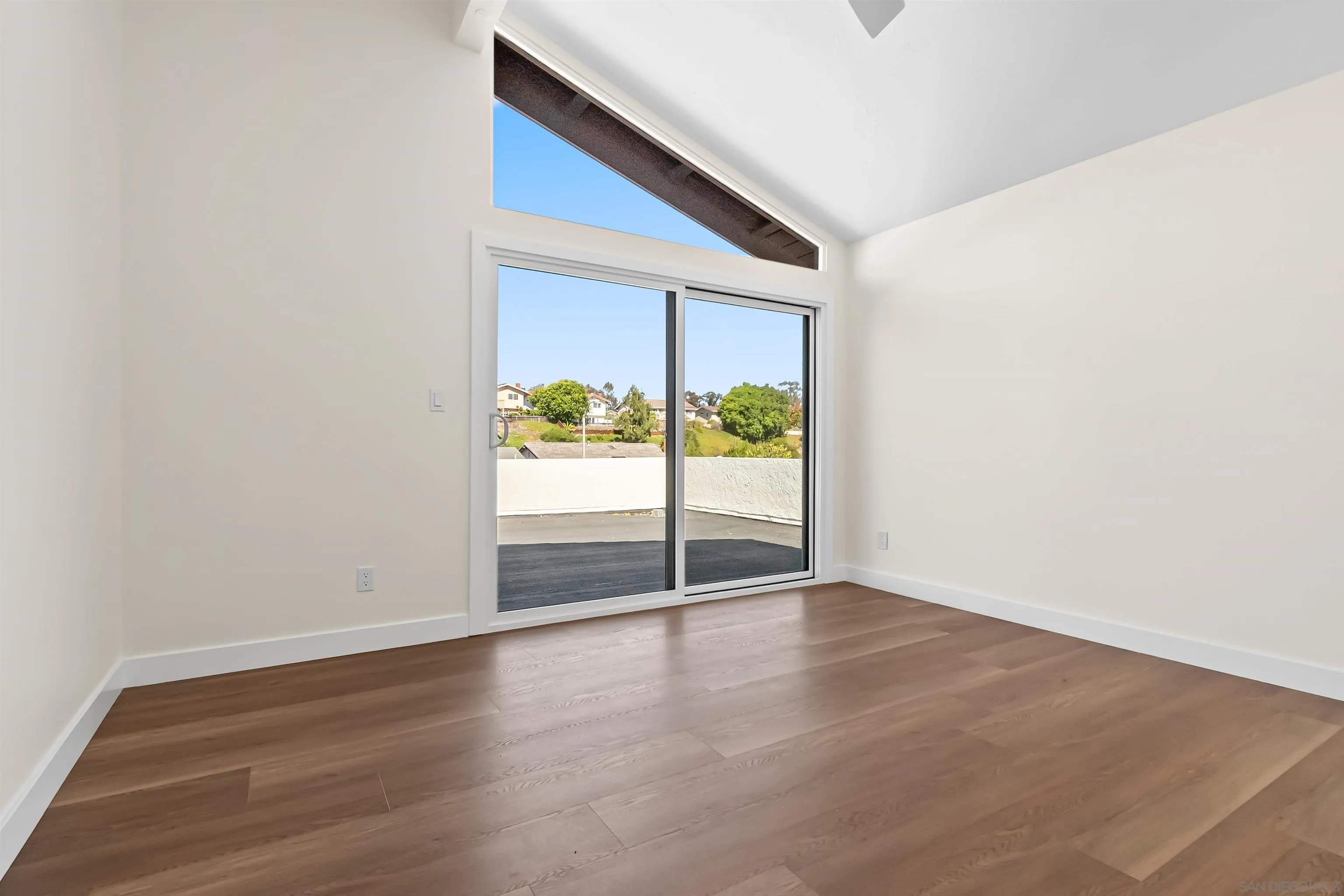 https://cdn.realtyfeed.com/cdn/127/250041971/6b6386920b2d0cf91c5a57ca66258f5e.webp