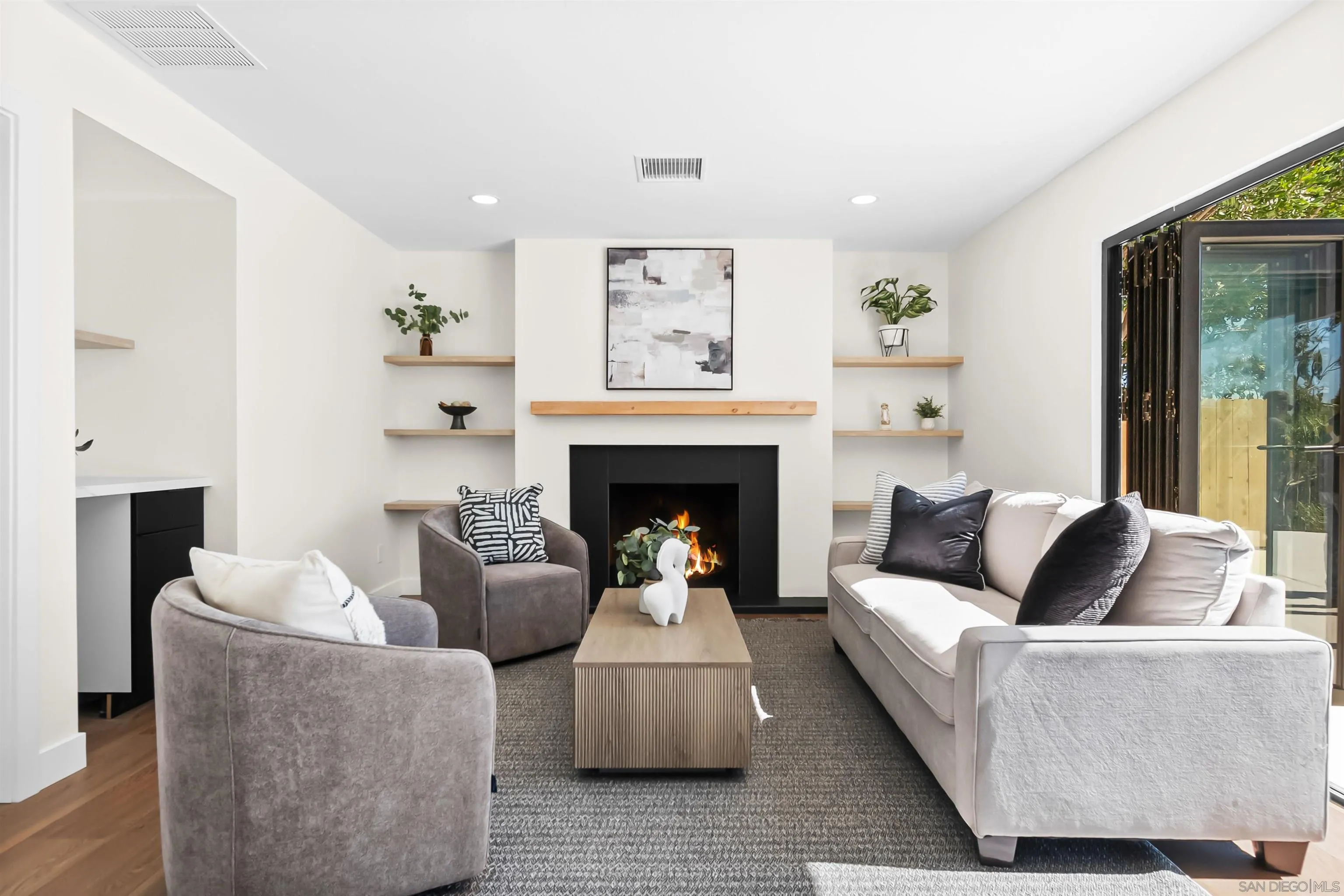 https://cdn.realtyfeed.com/cdn/127/250041971/931c97e034393c9fc5433ad35c6c8e55.webp