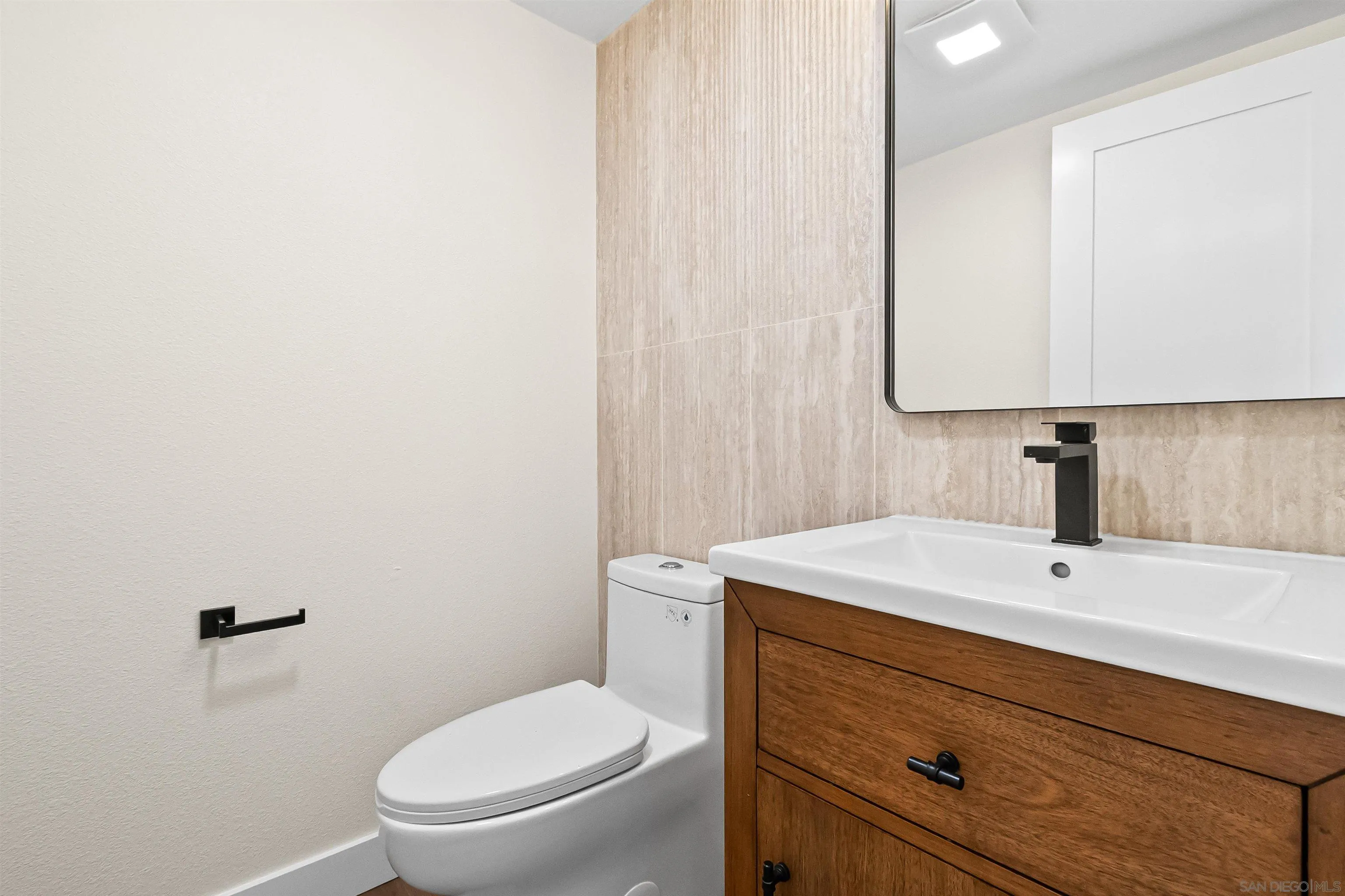 https://cdn.realtyfeed.com/cdn/127/250041971/b3994df1b58d2a860fdd433a0633e531.webp