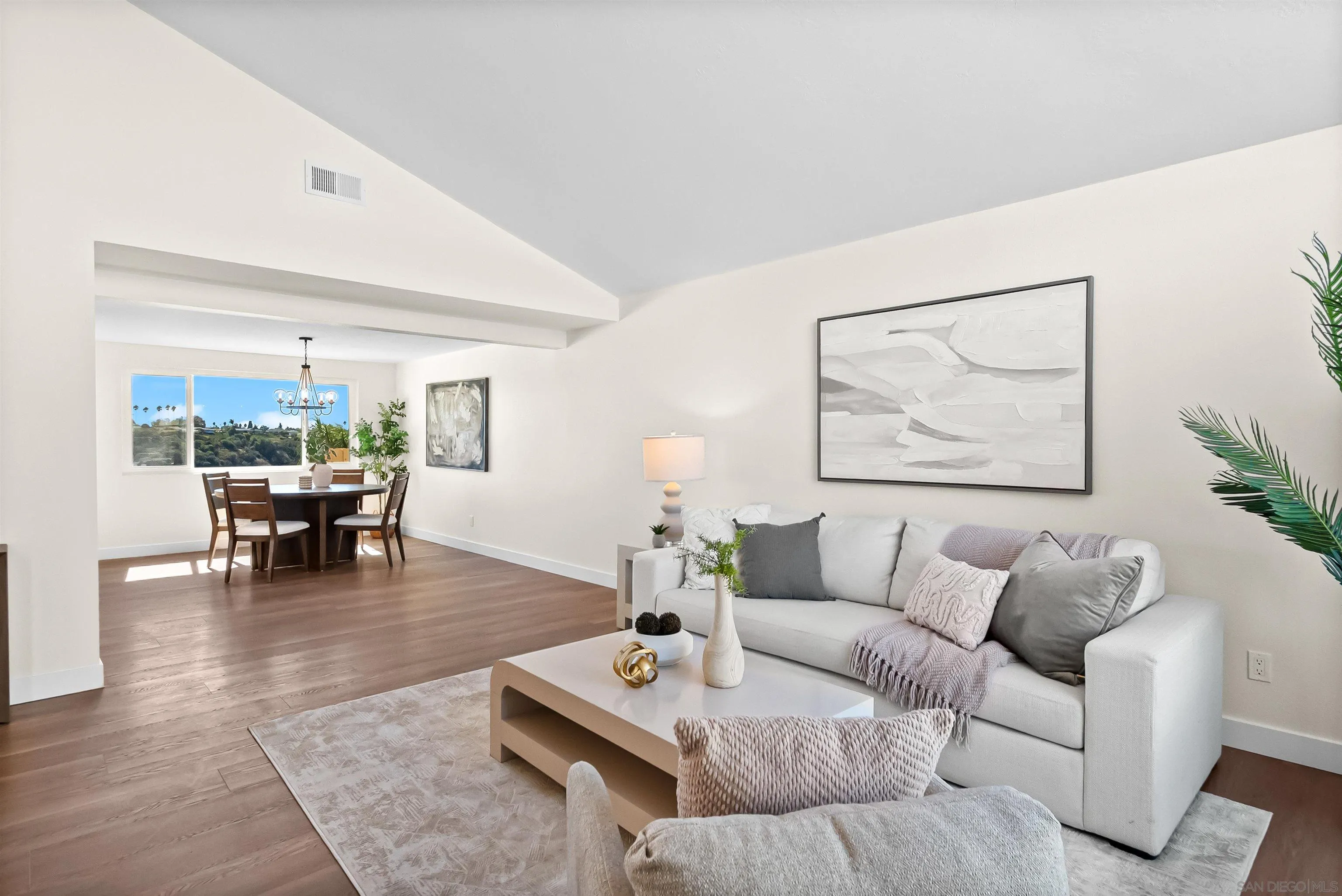 https://cdn.realtyfeed.com/cdn/127/250041971/c85a52be9cc40dd4aa623eeb273656d7.webp