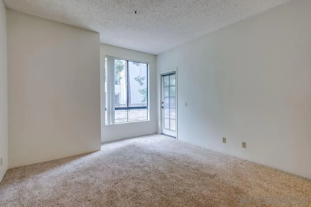 https://cdn.realtyfeed.com/cdn/127/250041972/576c322df423f27a66a4560c9efbdccb.webp
