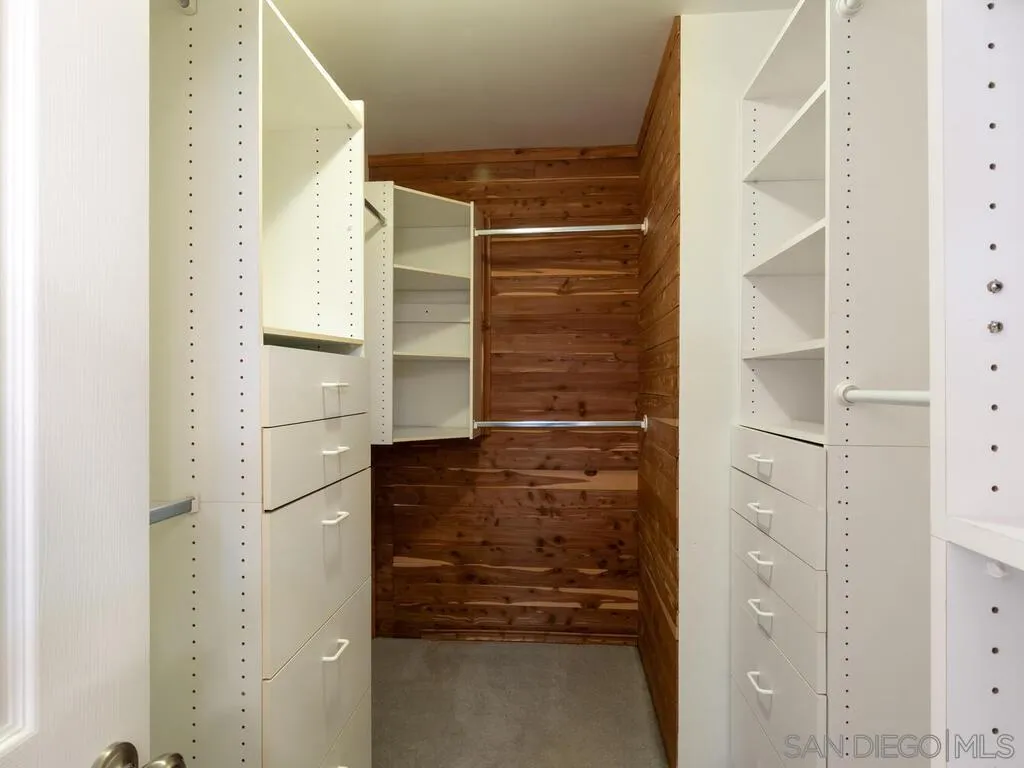 https://cdn.realtyfeed.com/cdn/127/250041975/1fdc31feb6fdcada7c68c7db407a01d7.webp