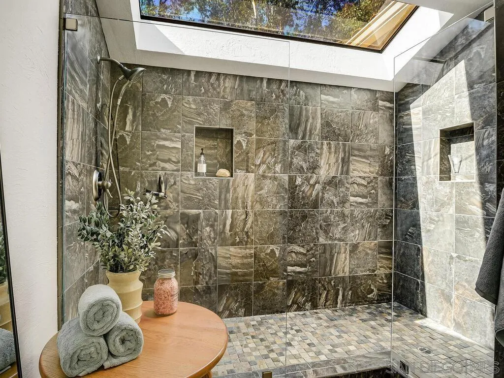 https://cdn.realtyfeed.com/cdn/127/250041975/e65152c6747d368c02c52a54c40234be.webp