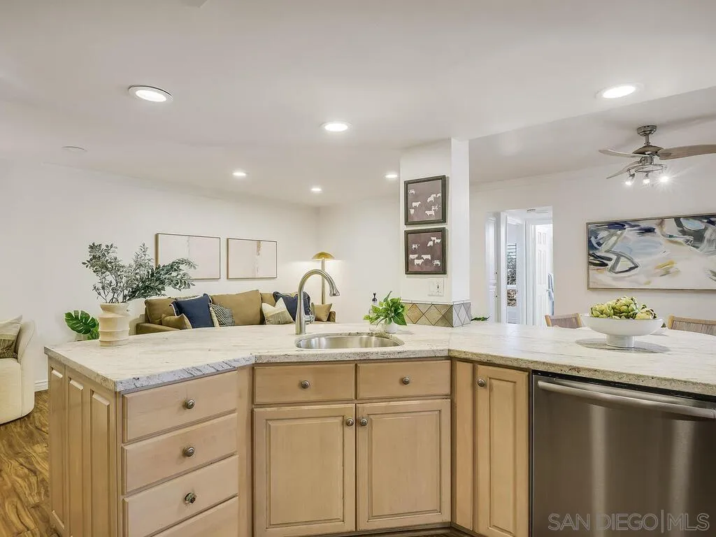 https://cdn.realtyfeed.com/cdn/127/250041975/e7003b5f934dbee7e8ca8ca76aace034.webp