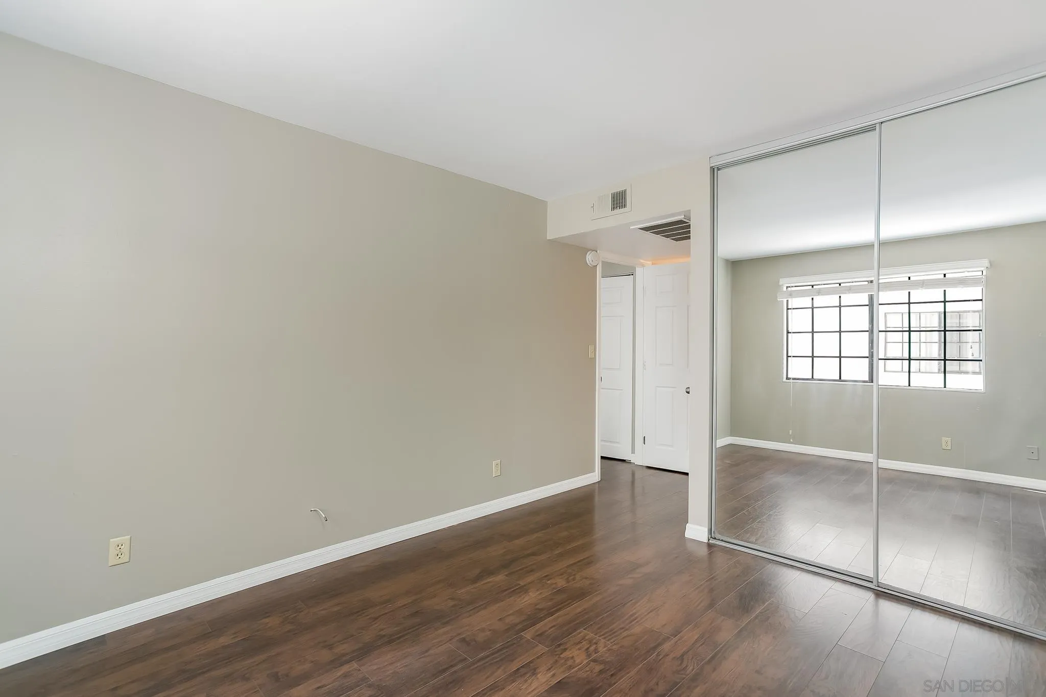 https://cdn.realtyfeed.com/cdn/127/250041983/c4196f0c59717d8dcbcd465e2867f28f.webp