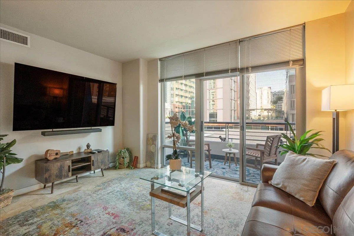 Photo #3: 250041984 Listing 