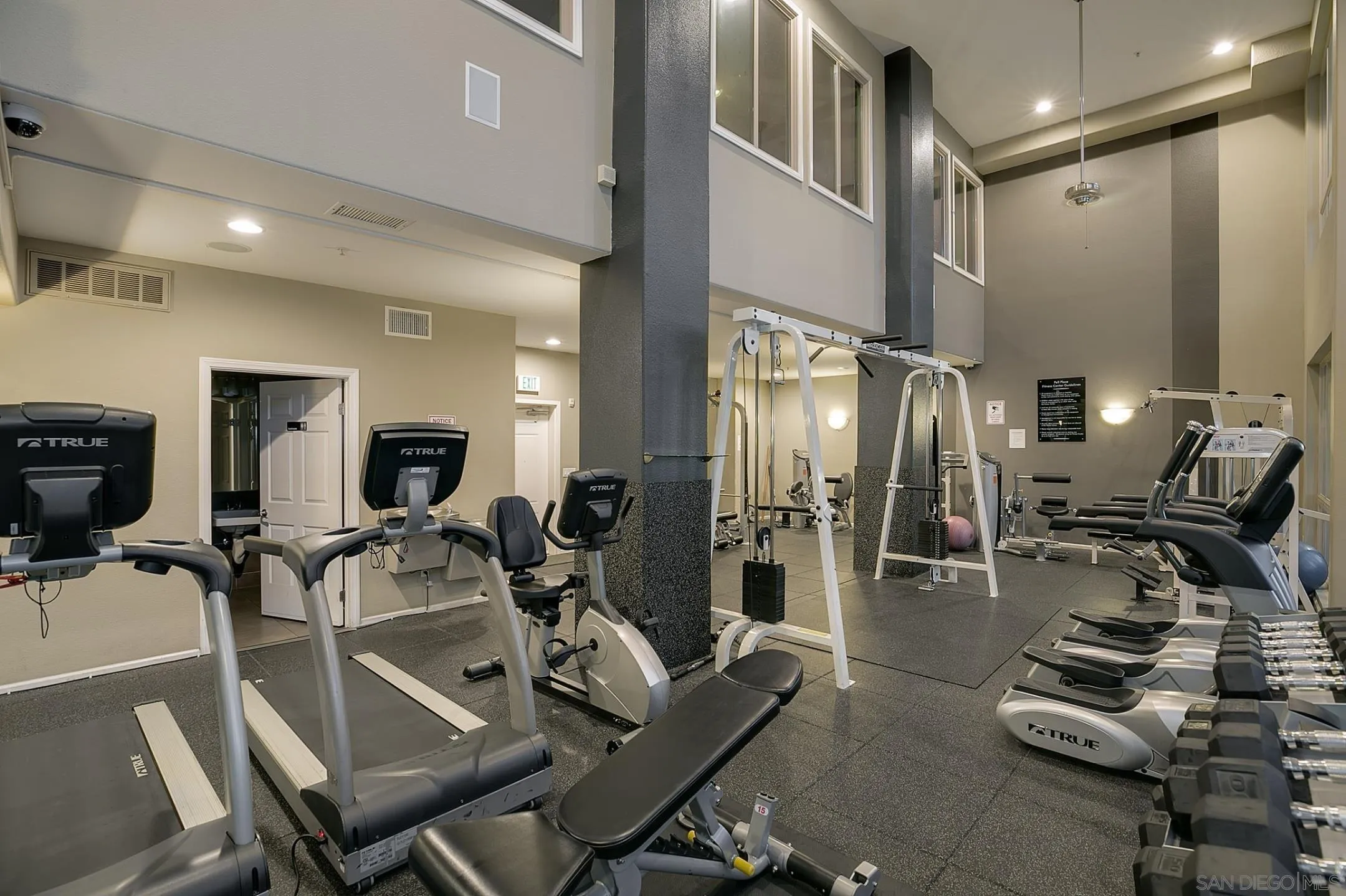 https://cdn.realtyfeed.com/cdn/127/250041987/56ef0379908eadd844f1b7a013651f3f.webp