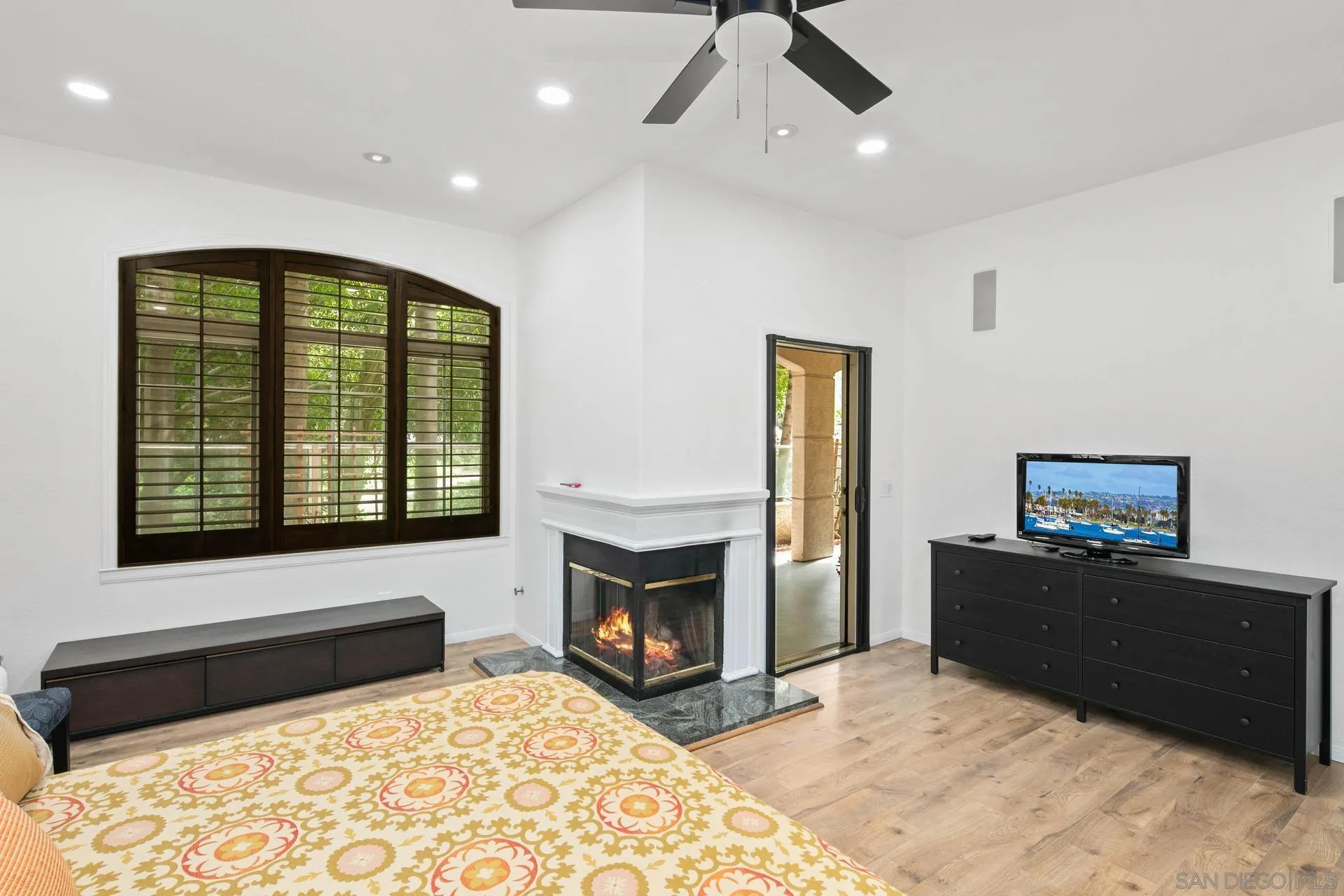 https://cdn.realtyfeed.com/cdn/127/250041988/00f1e86a225a862af611a091a0d79307.webp