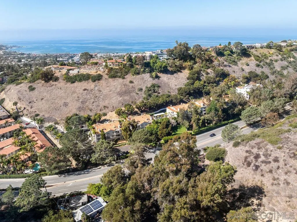 https://cdn.realtyfeed.com/cdn/127/250041988/eaa6bd108aa4df0a236d053a887ac225.webp