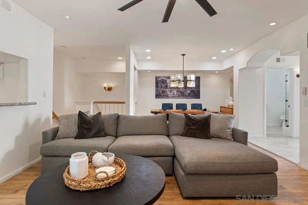 https://cdn.realtyfeed.com/cdn/127/250041988/fb13b93c524b3389c164fe387be0acc1.webp