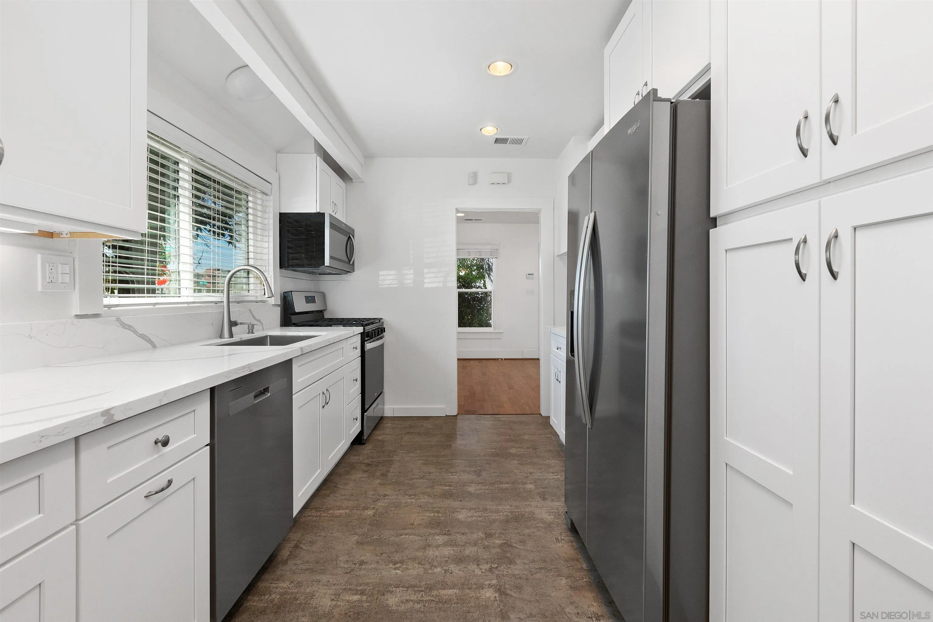https://cdn.realtyfeed.com/cdn/127/250041990/160bcd5842c70d8a6ea0afa498f94010.webp