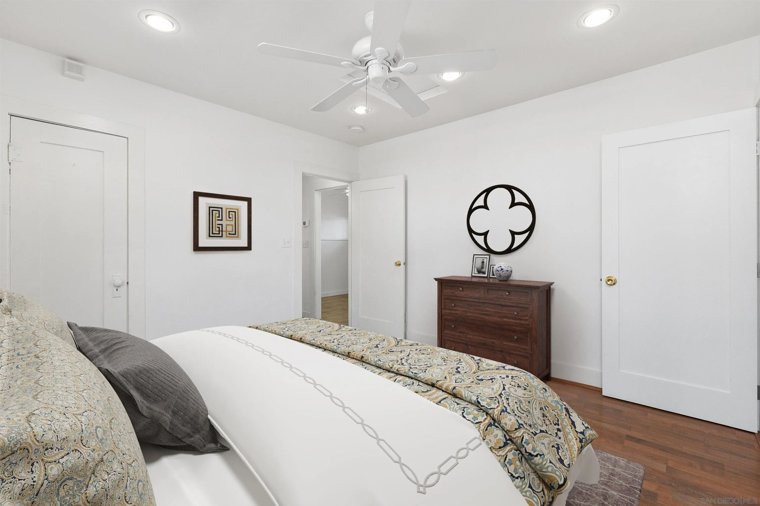 https://cdn.realtyfeed.com/cdn/127/250041990/27a2ecd22d6307681165c93483906d74.webp