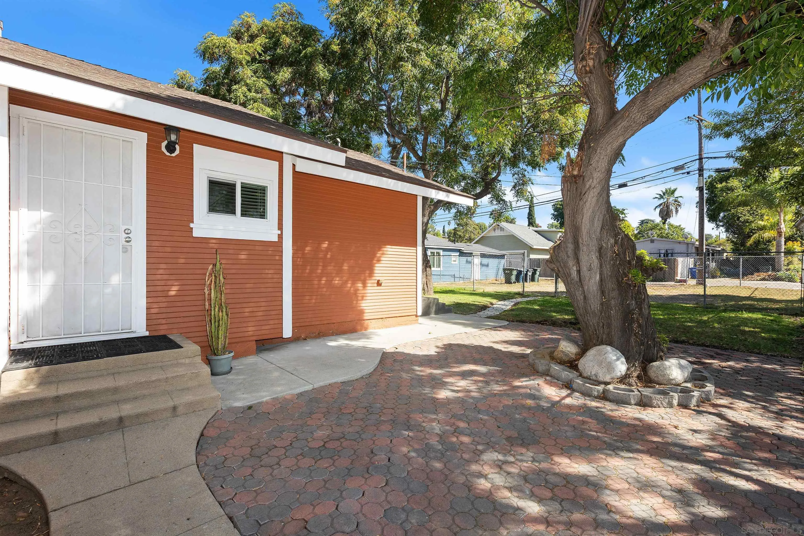 https://cdn.realtyfeed.com/cdn/127/250041990/5792b1ce6bb1f5912f414aef877bfc74.webp