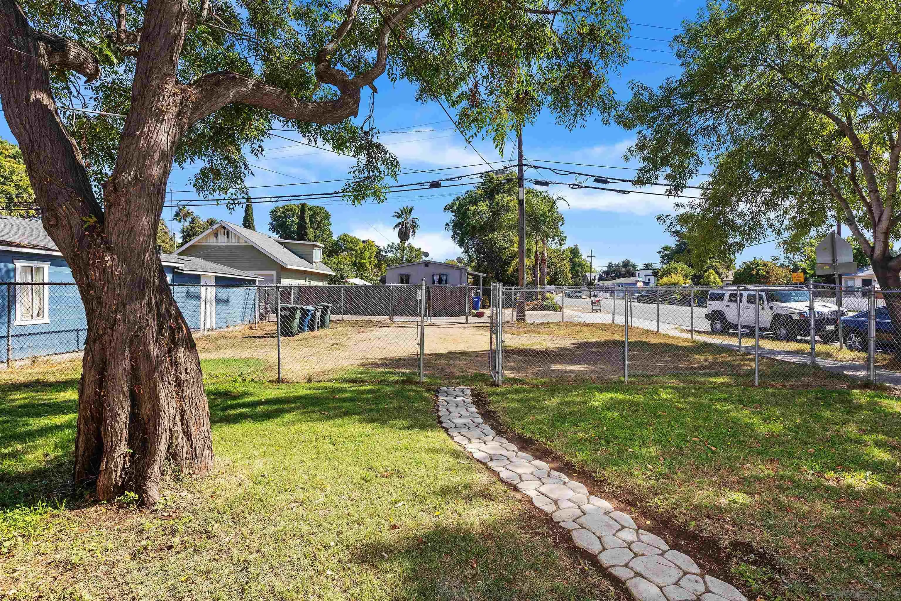 https://cdn.realtyfeed.com/cdn/127/250041990/b90323058d6b902645e1154dd61d7c13.webp