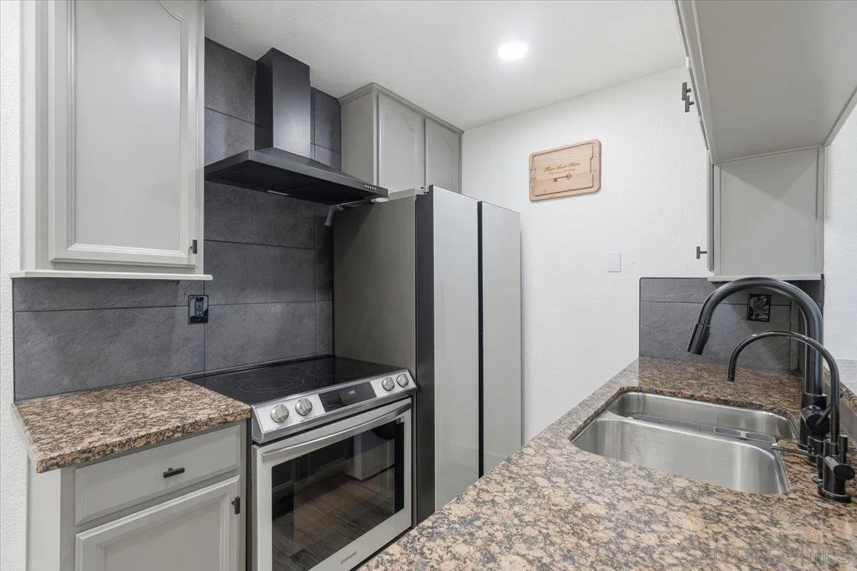 https://cdn.realtyfeed.com/cdn/127/250041995/2c9968dc133207a31ef36bb2909e11d3.webp